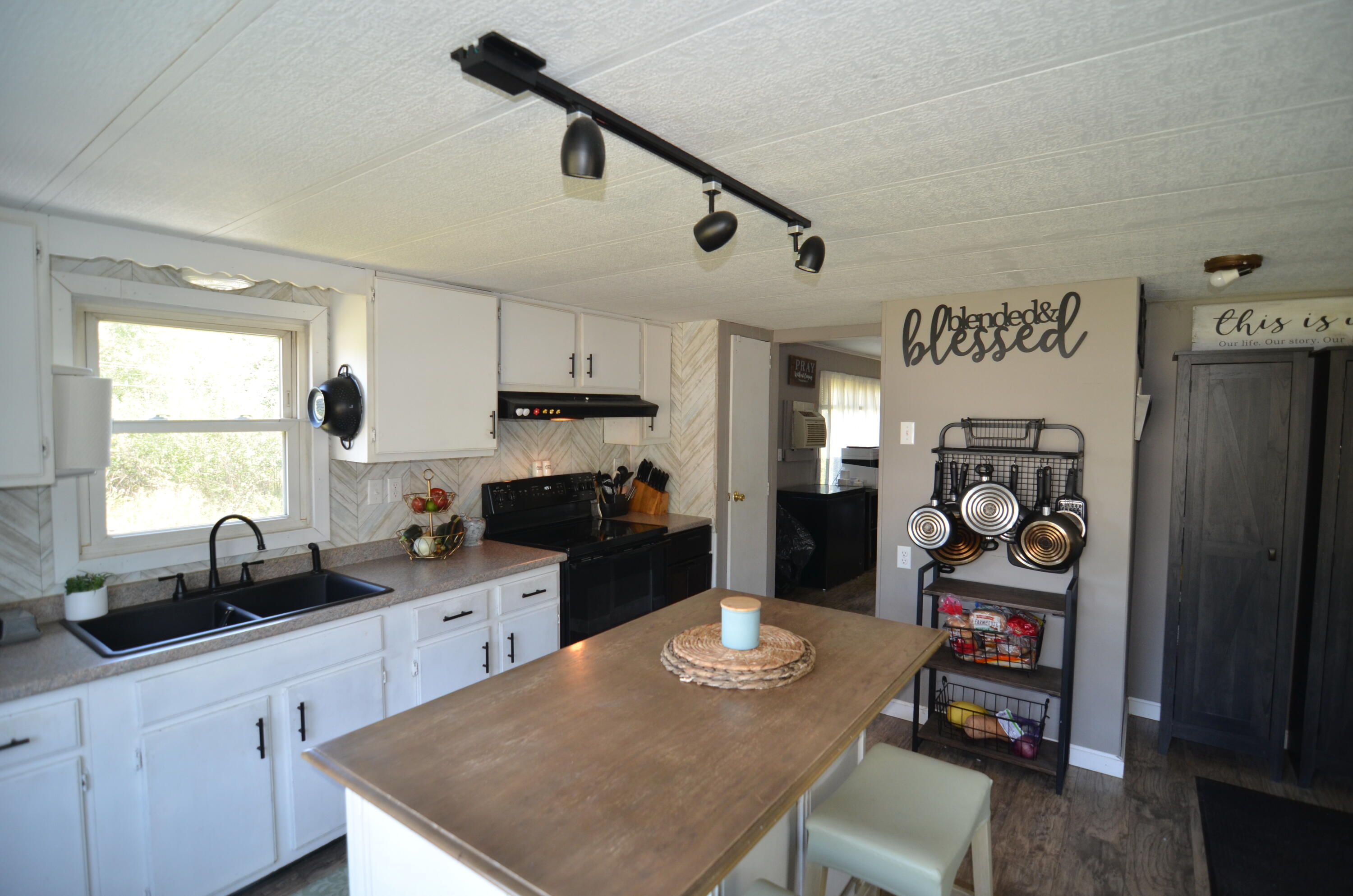 33 Coles Corner Road Road, Winterport, ME, 04496
