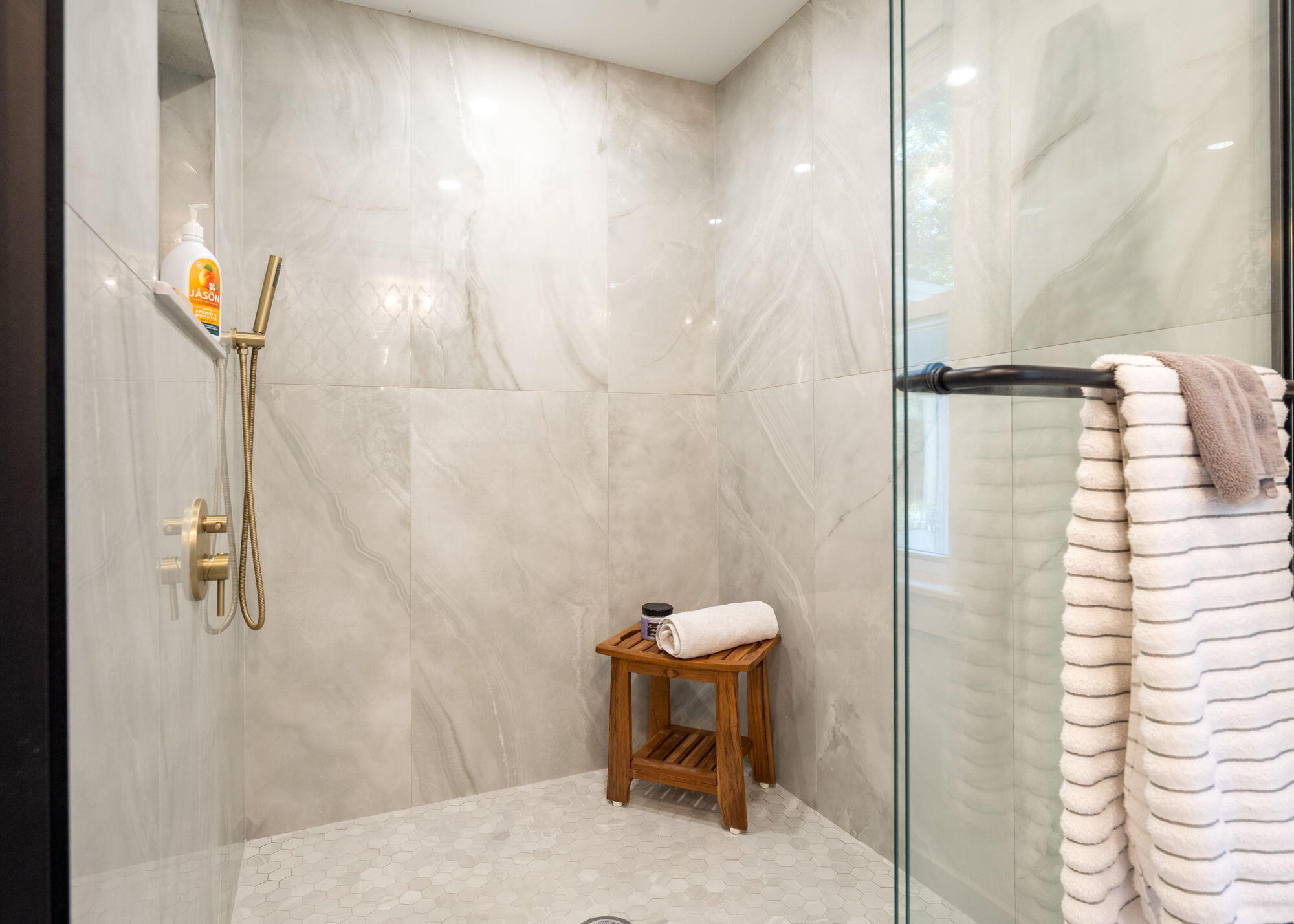 303 Middle Road, Falmouth, ME 04105 Primary Full Bath