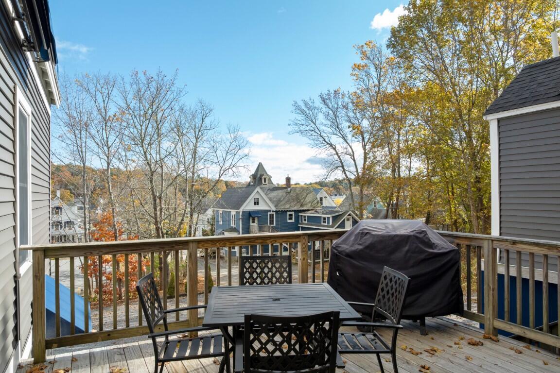 43 Oak Street, Boothbay Harbor, ME, 04538