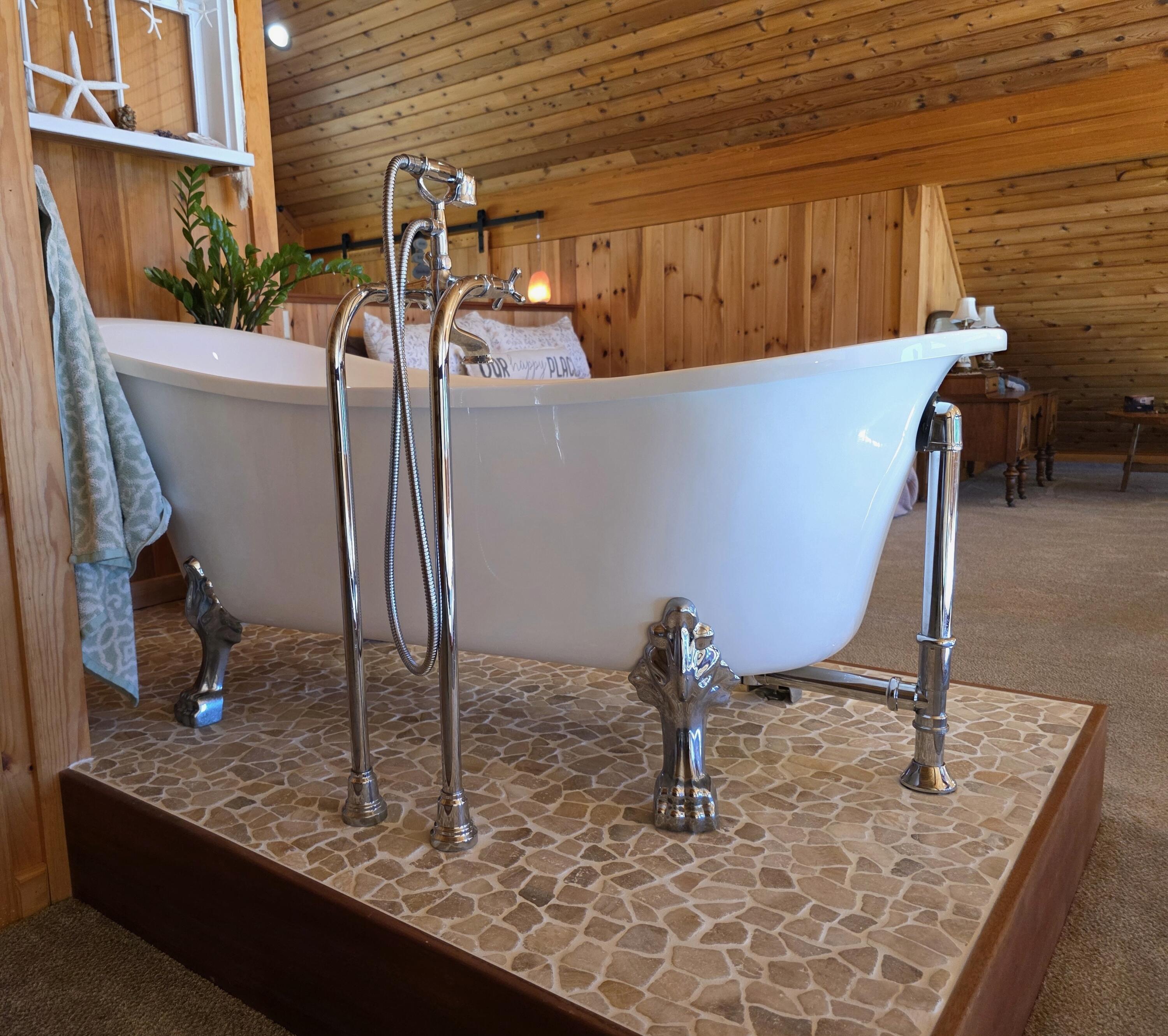 28 City Point Road, Vinalhaven, ME, 04863