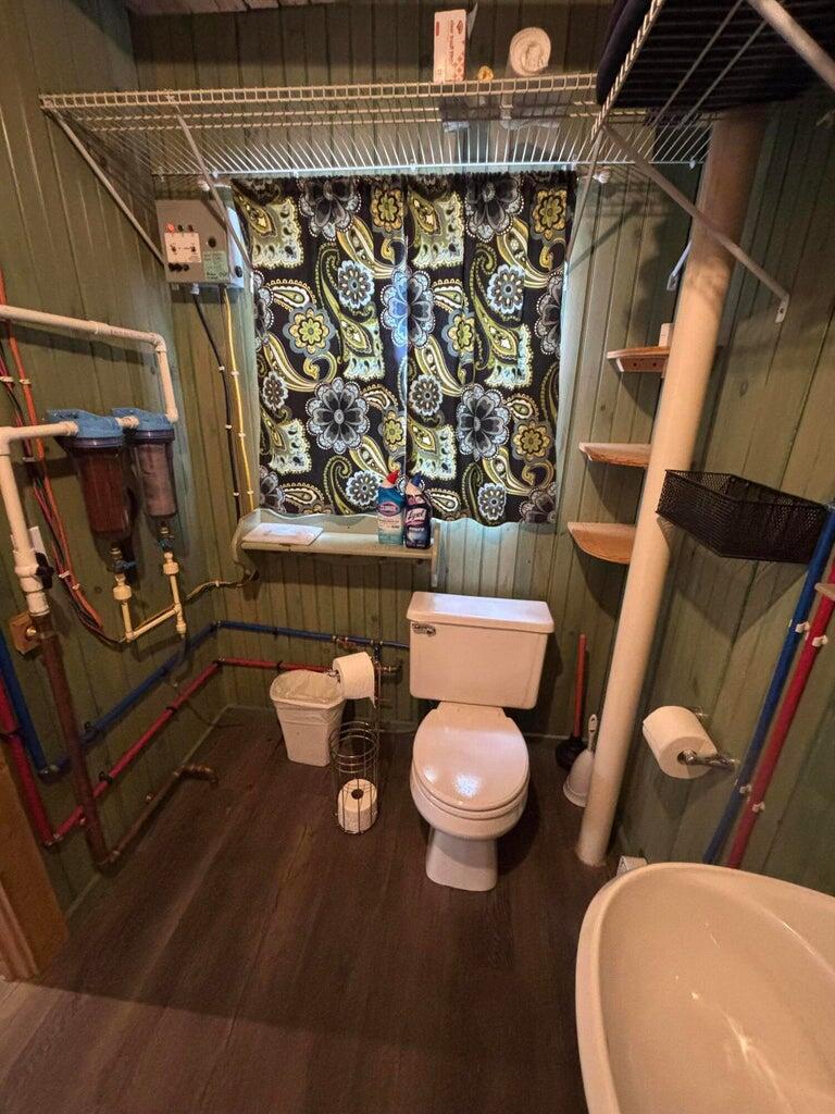 515 Rock Ridge Rd,Fire Road 17 Road, T1 R9 Wels, ME 04462 bathroom 2