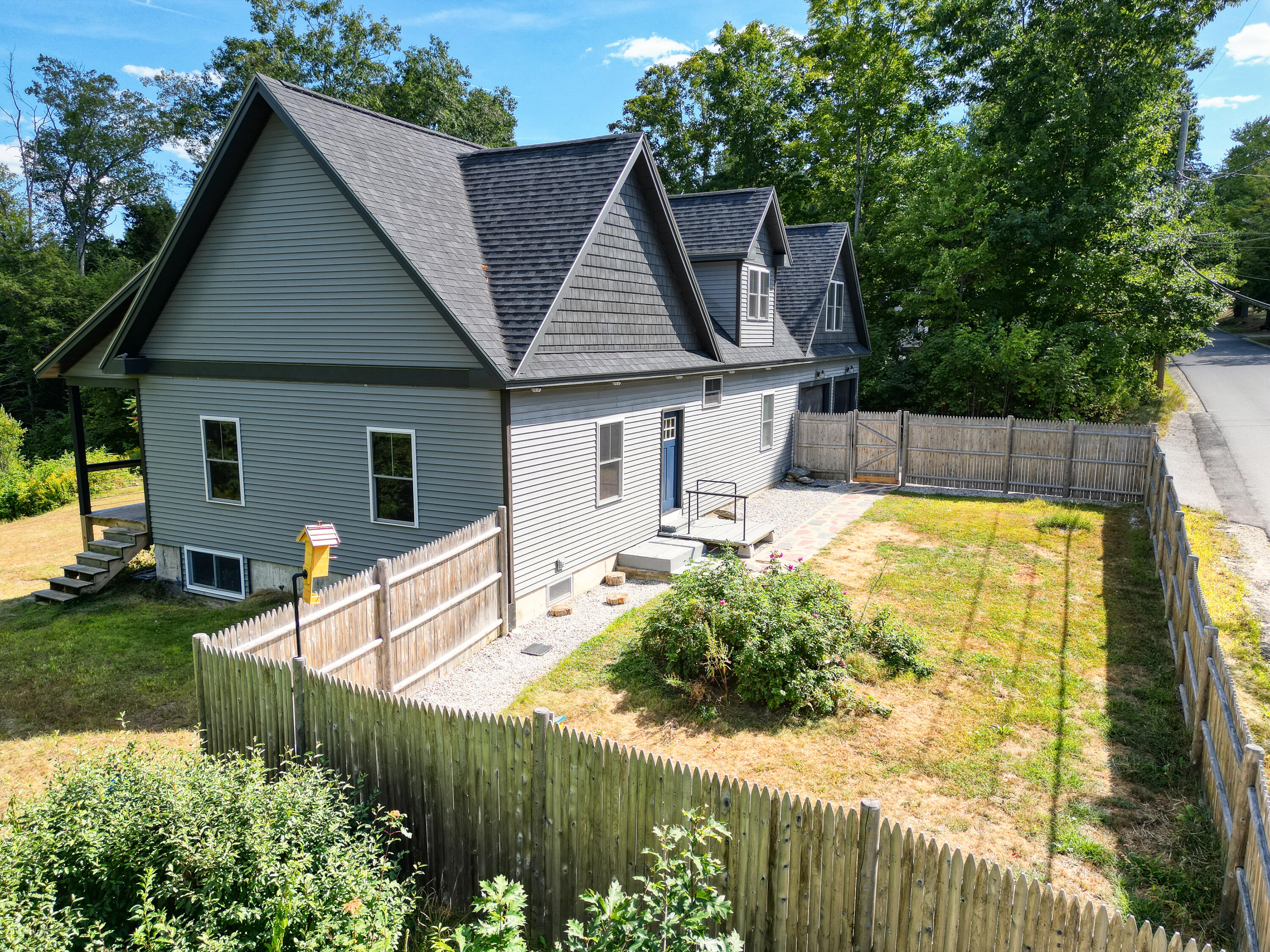 42 East Oxford Road, Paris, ME, 04281