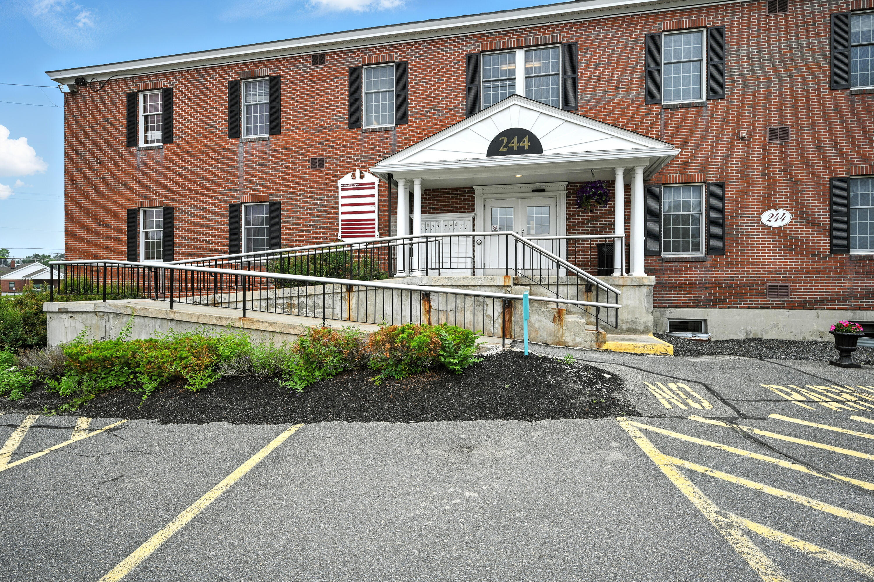 244 Kennedy Memorial Drive UNIT 1, Waterville, ME, 04901