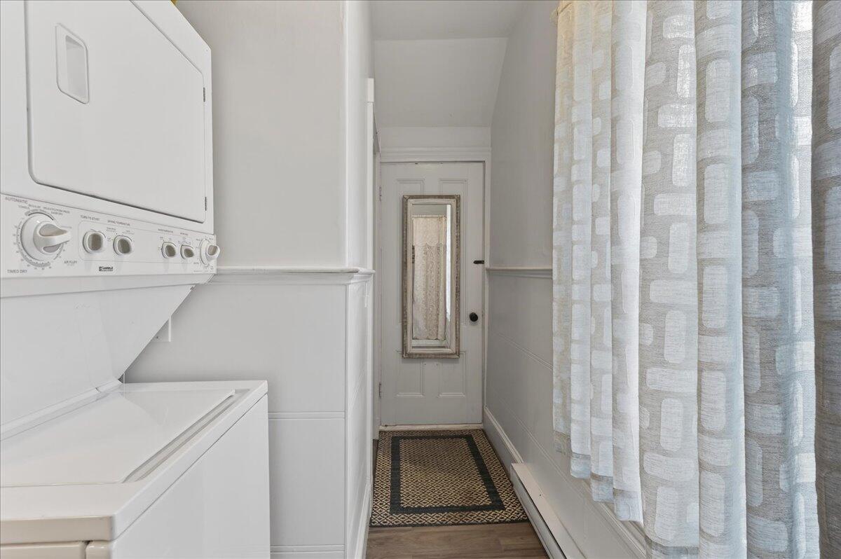 1 ST Floor Bath
