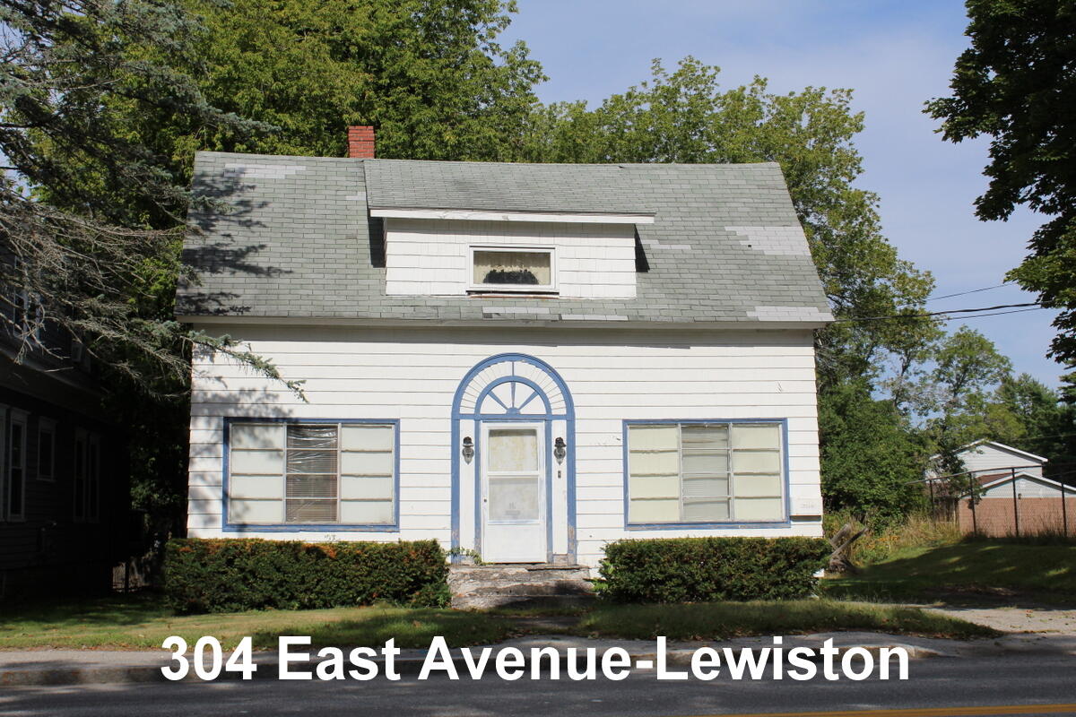 Photo of 304 East Avenue Lewiston ME 04240