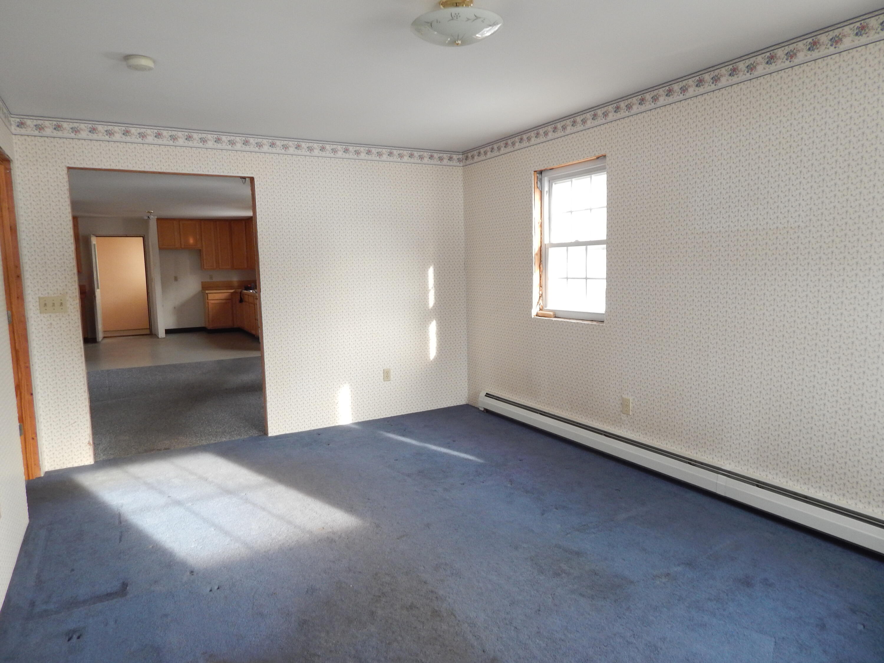 19 Park Street, Paris, ME, 04281