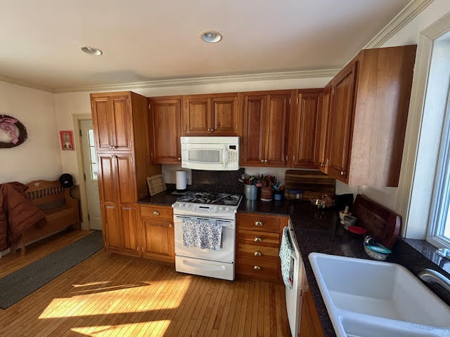 41 Grove Street, Belfast, ME, 04915