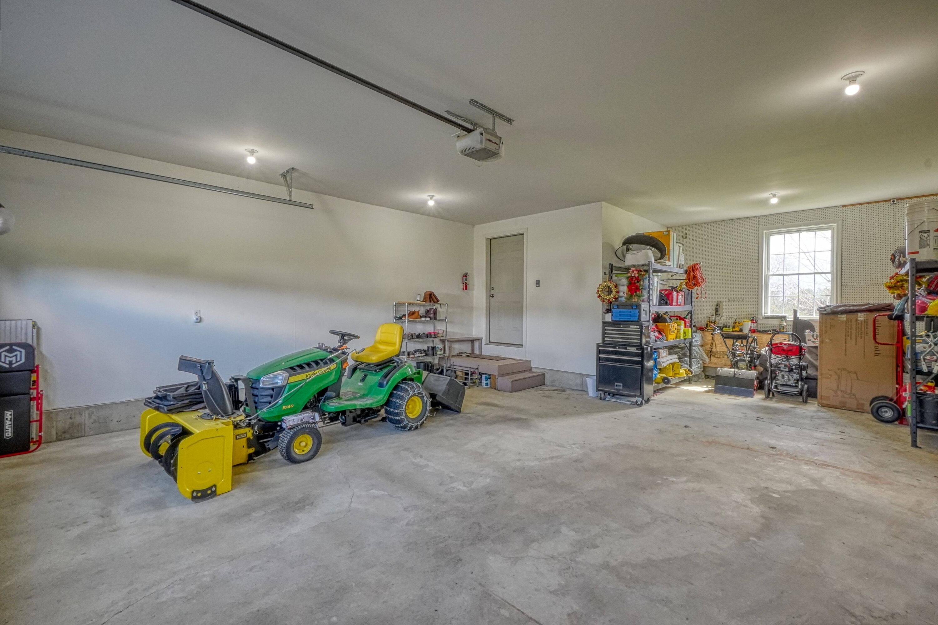 24 Royale Drive, Sidney, ME, 04330