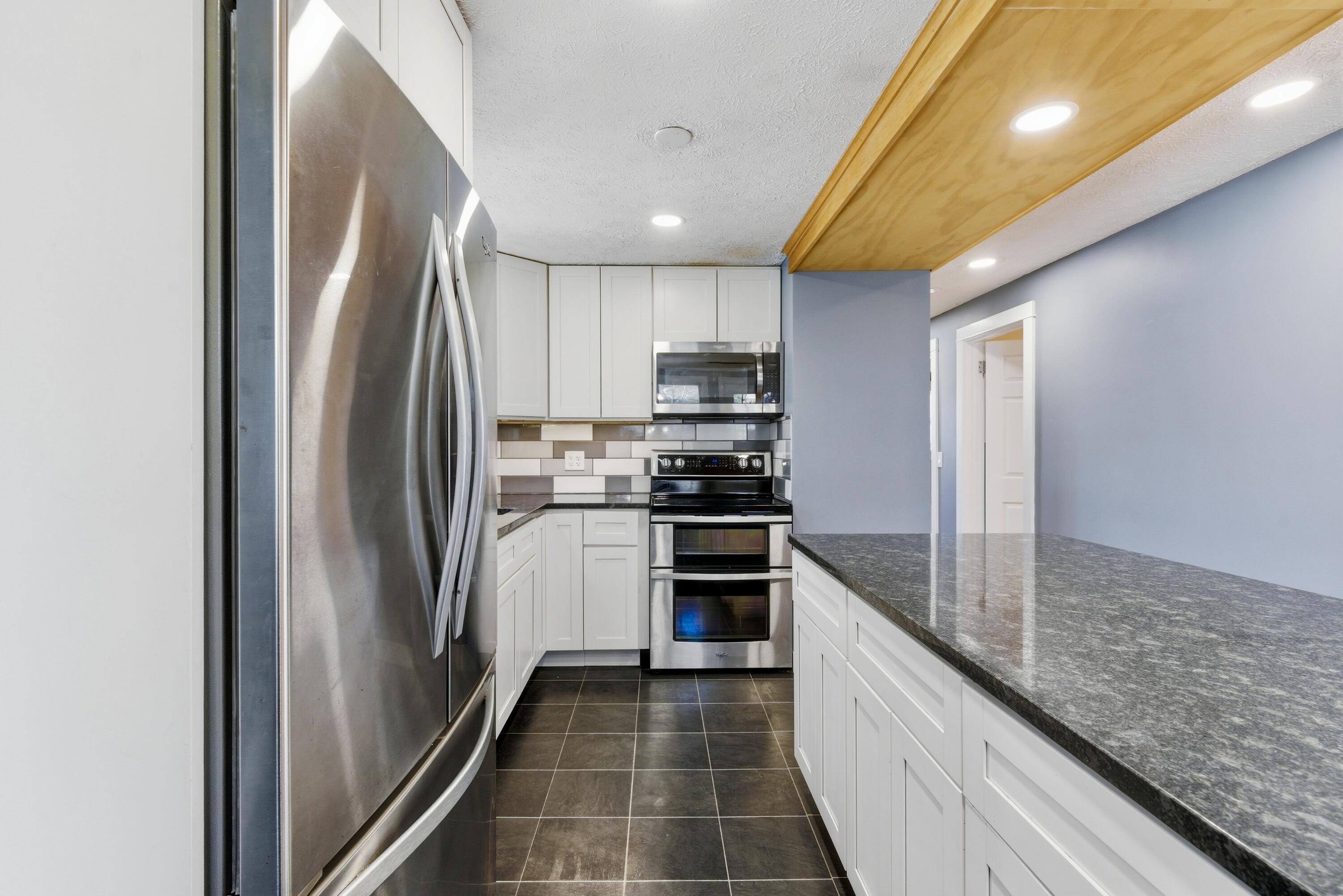 7 Sunset View Street, Gray, ME, 04039