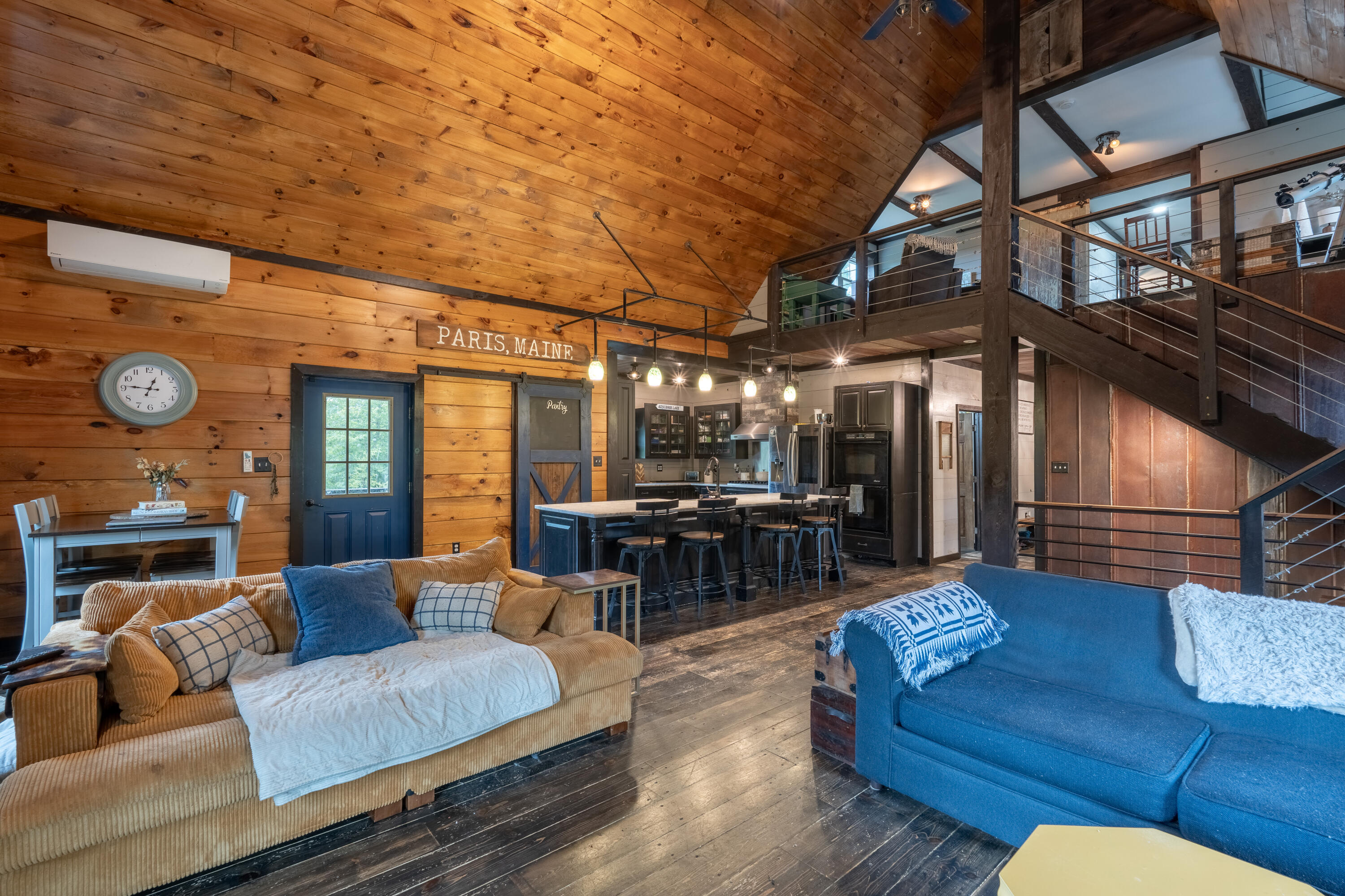 42 East Oxford Road, Paris, ME, 04281