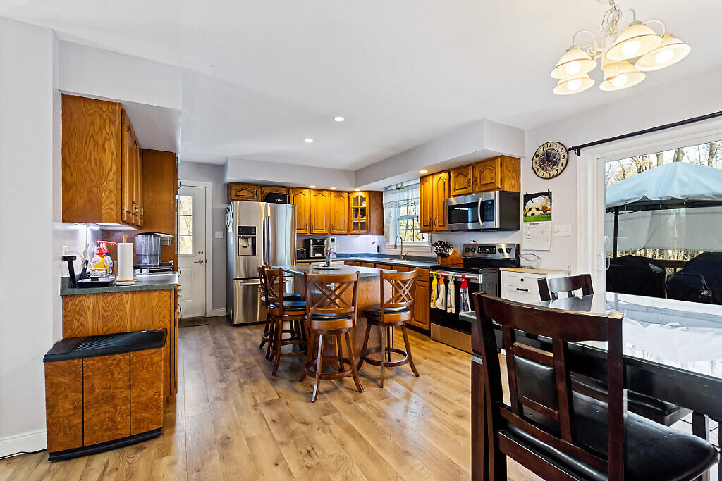 33 Belfast Augusta Road E, Searsmont, ME, 04973