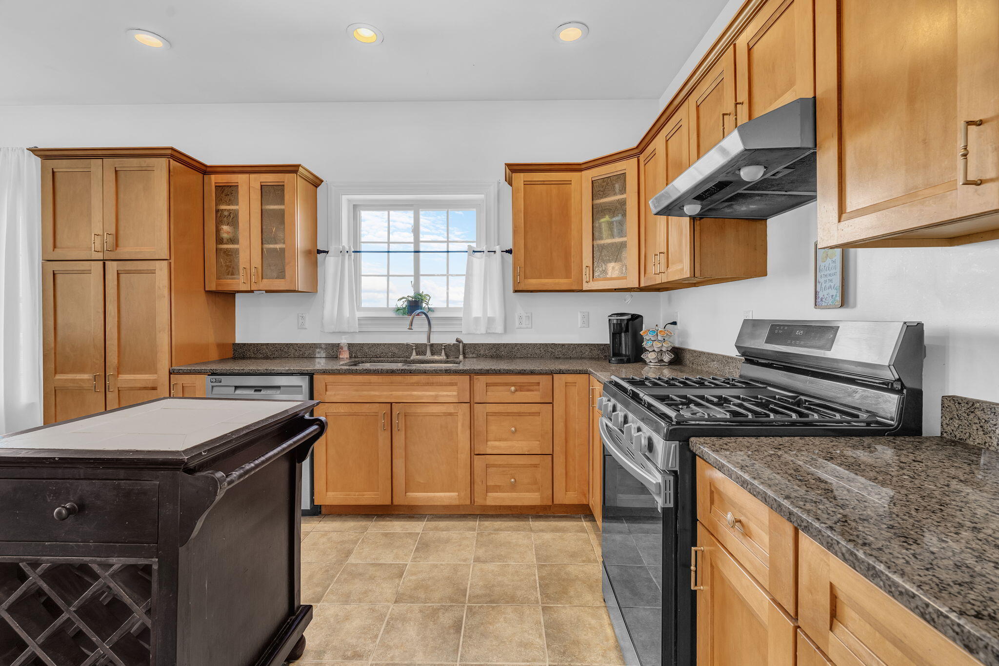 11-web-or-mls-40-hillview-dr
