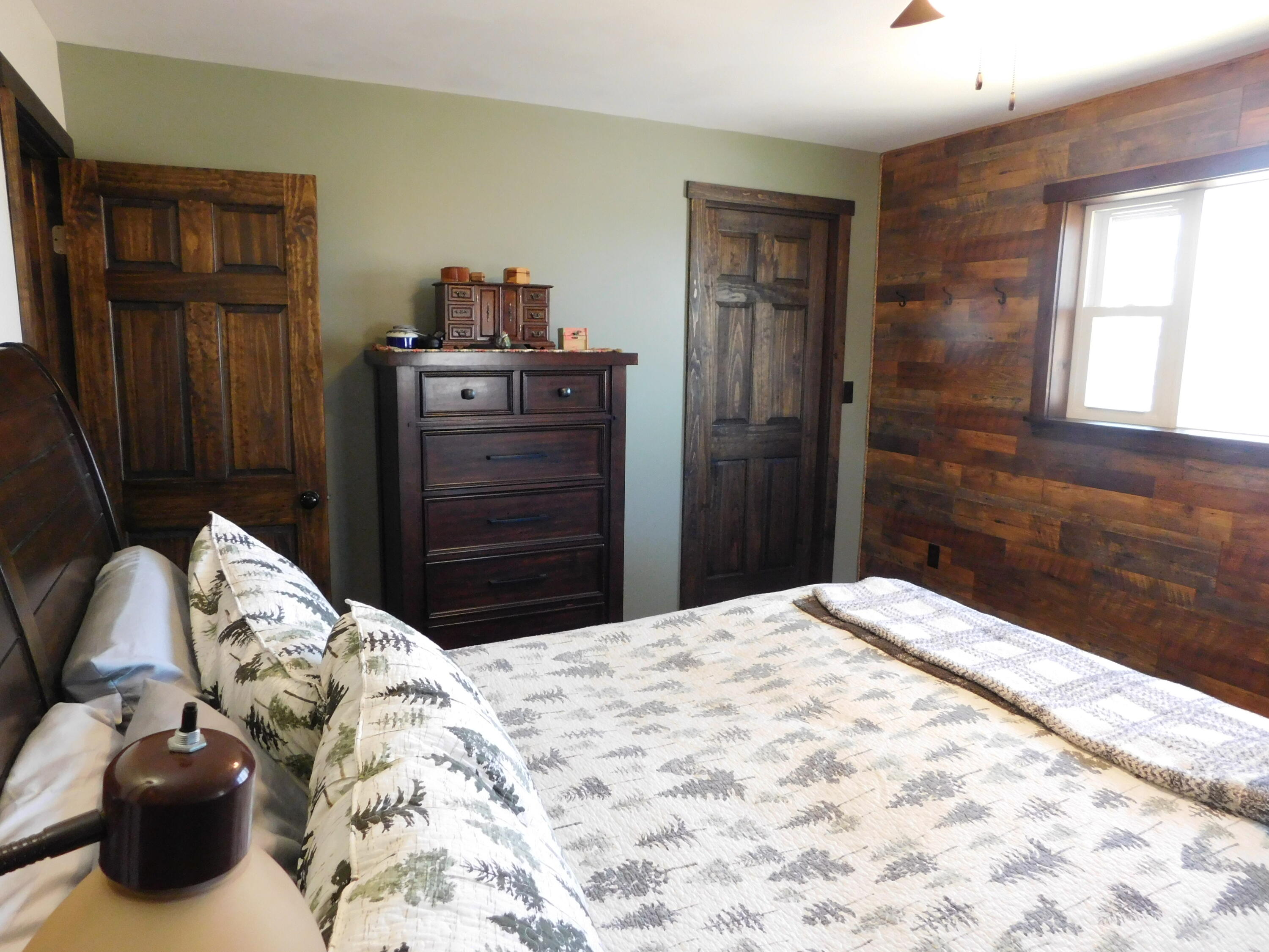 557 Enfield Road, Lincoln, ME, 04457