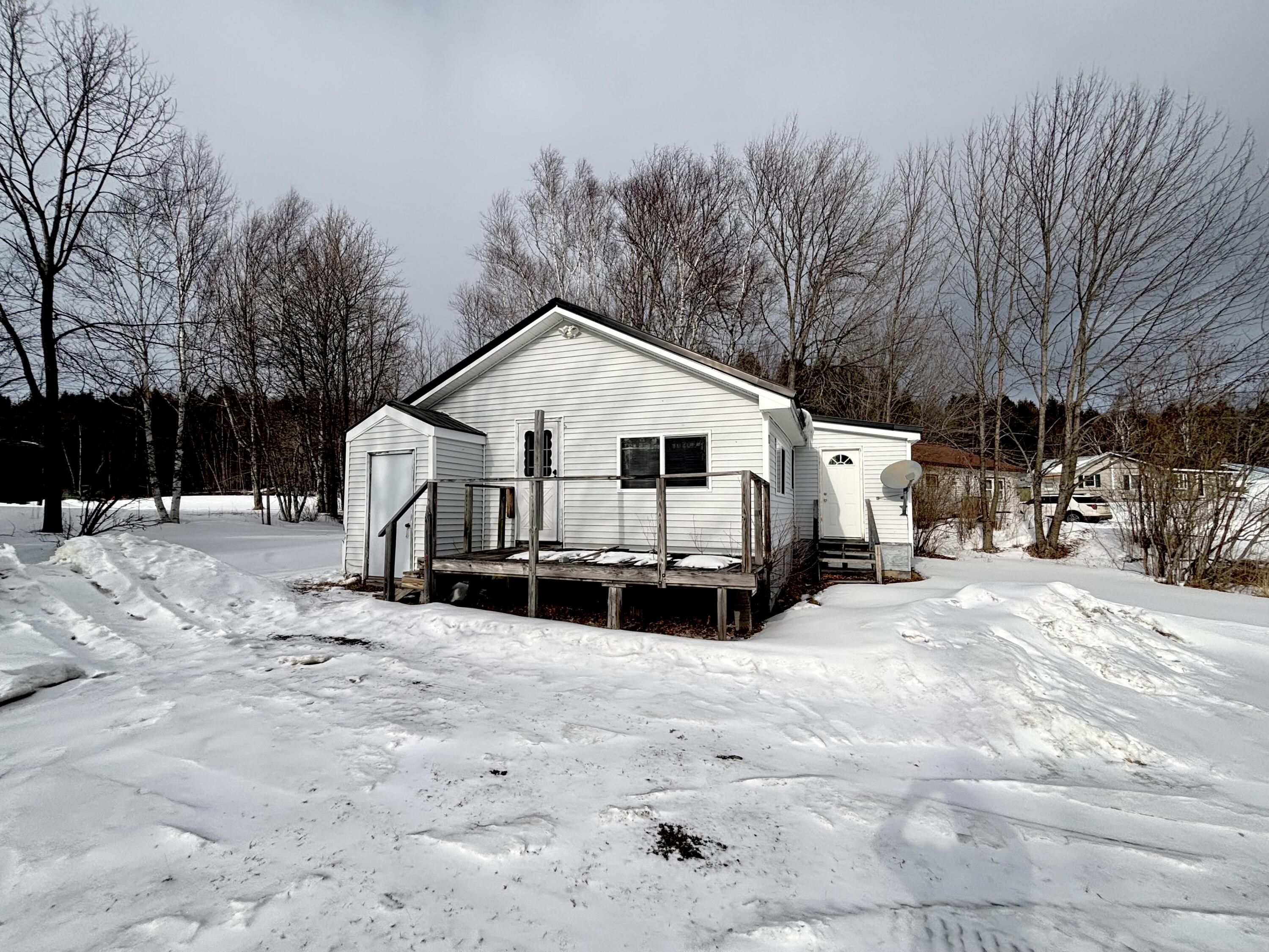 6 Horseshoe Road, Medway, ME, 04460