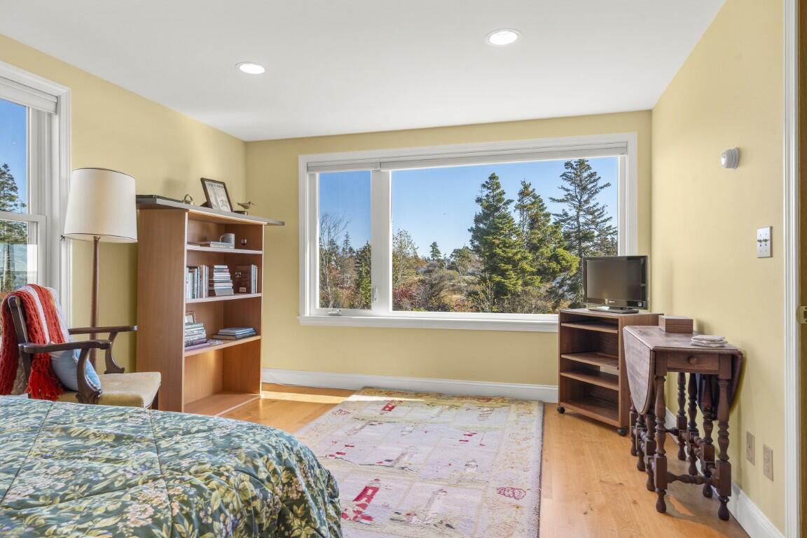 22 Gray Road, Southport, ME, 04576