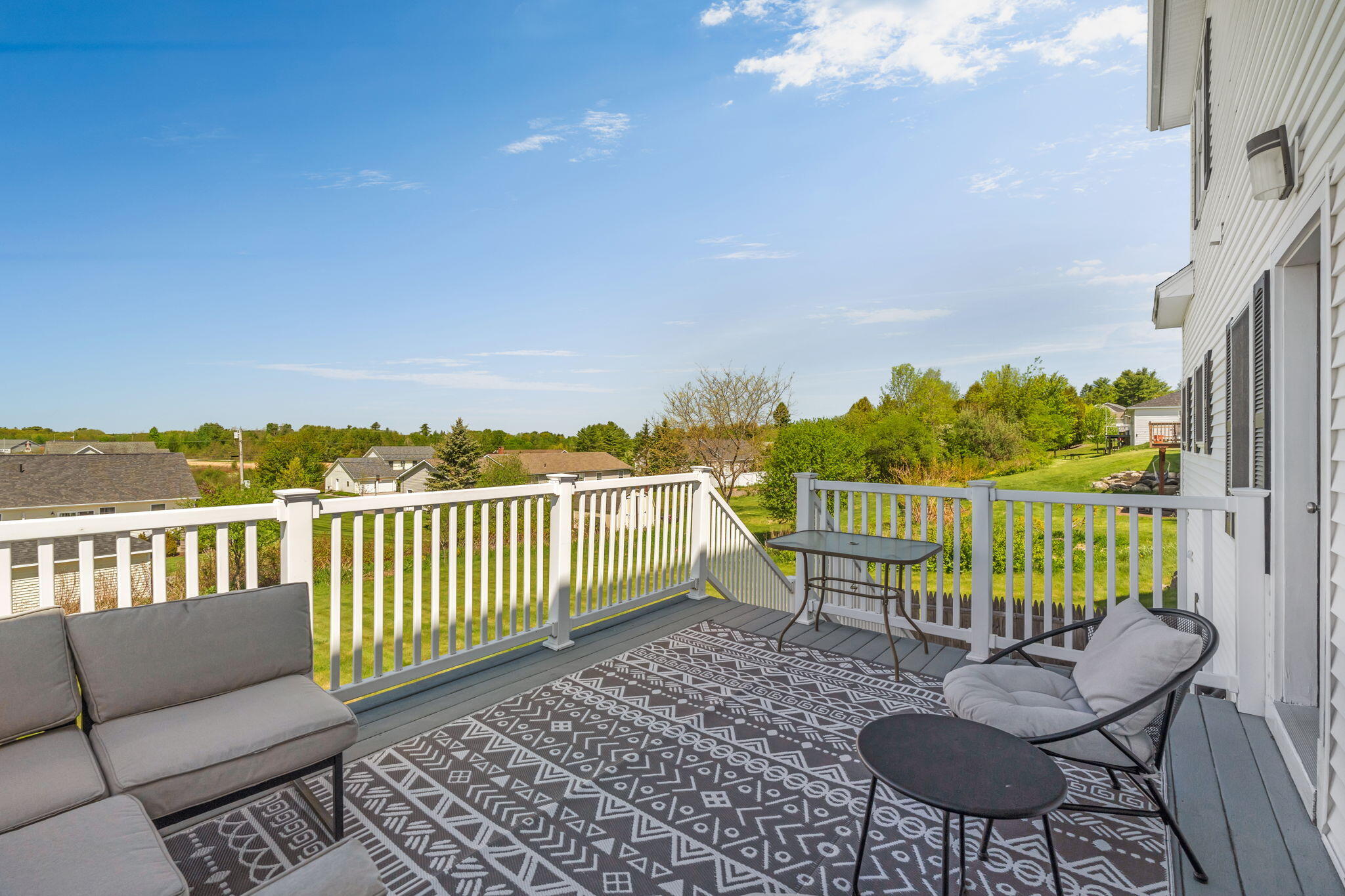 25-web-or-mls-40-hillview-dr