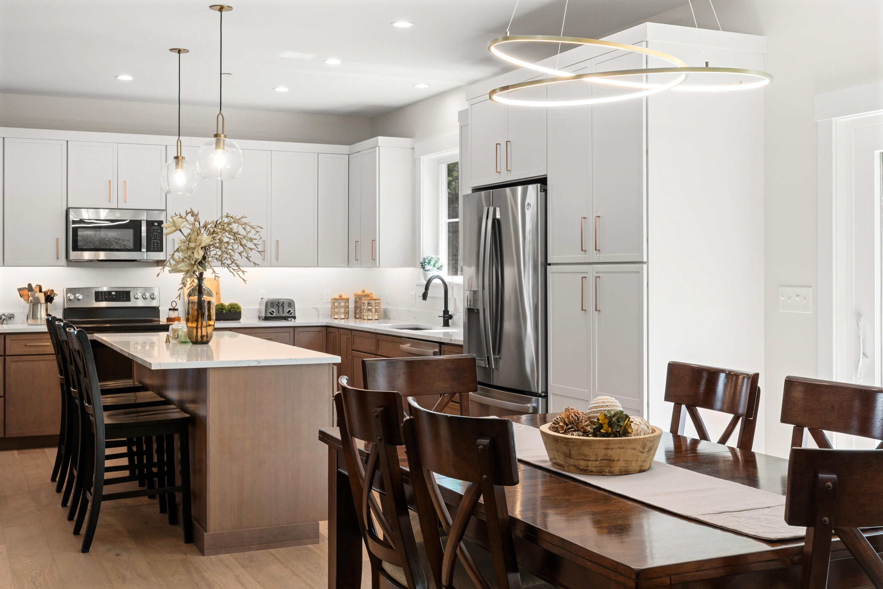 Kitchen/Dining Area