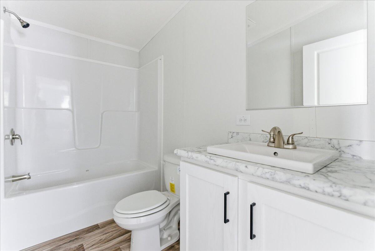 59 Beech Lane, Whitefield, ME 04353 second bath