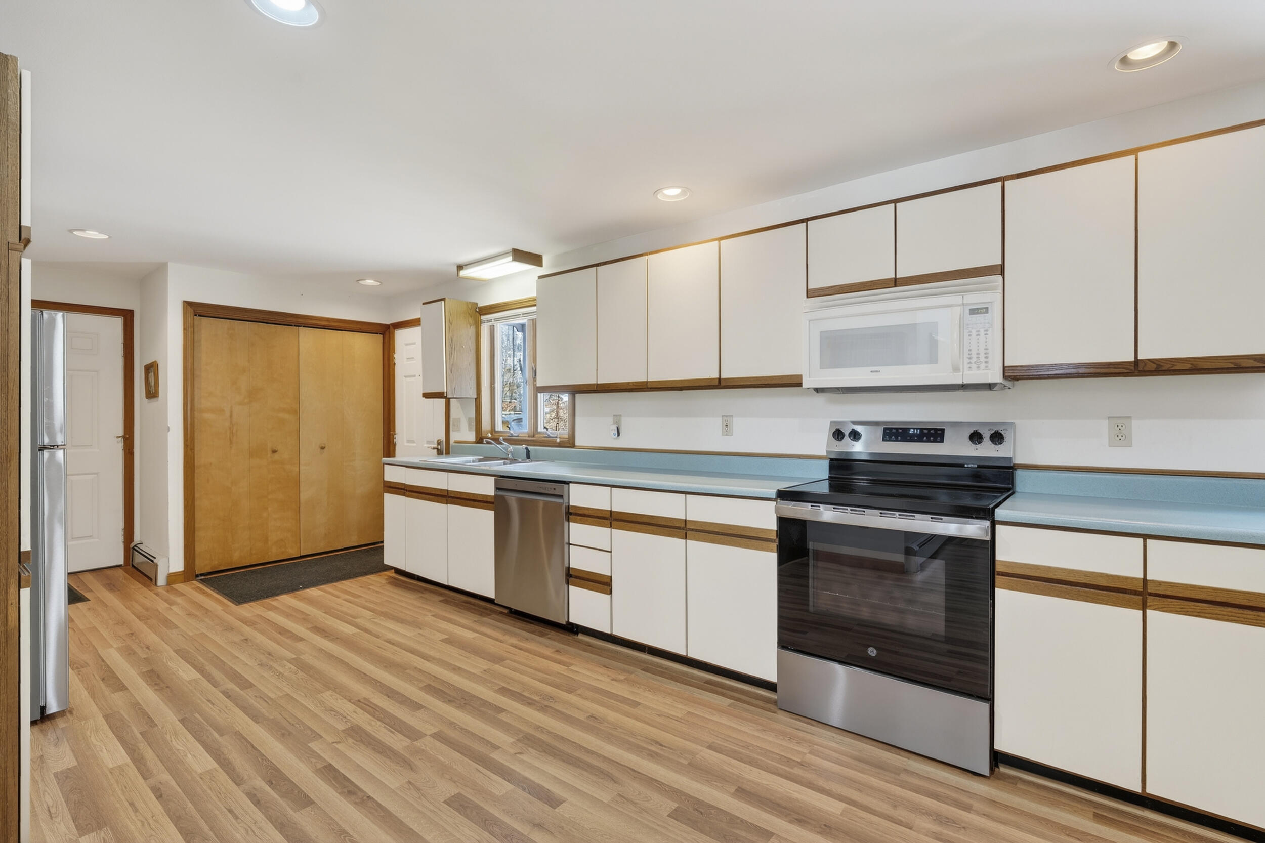 45 E Shore Drive, Harrison, ME, 04040