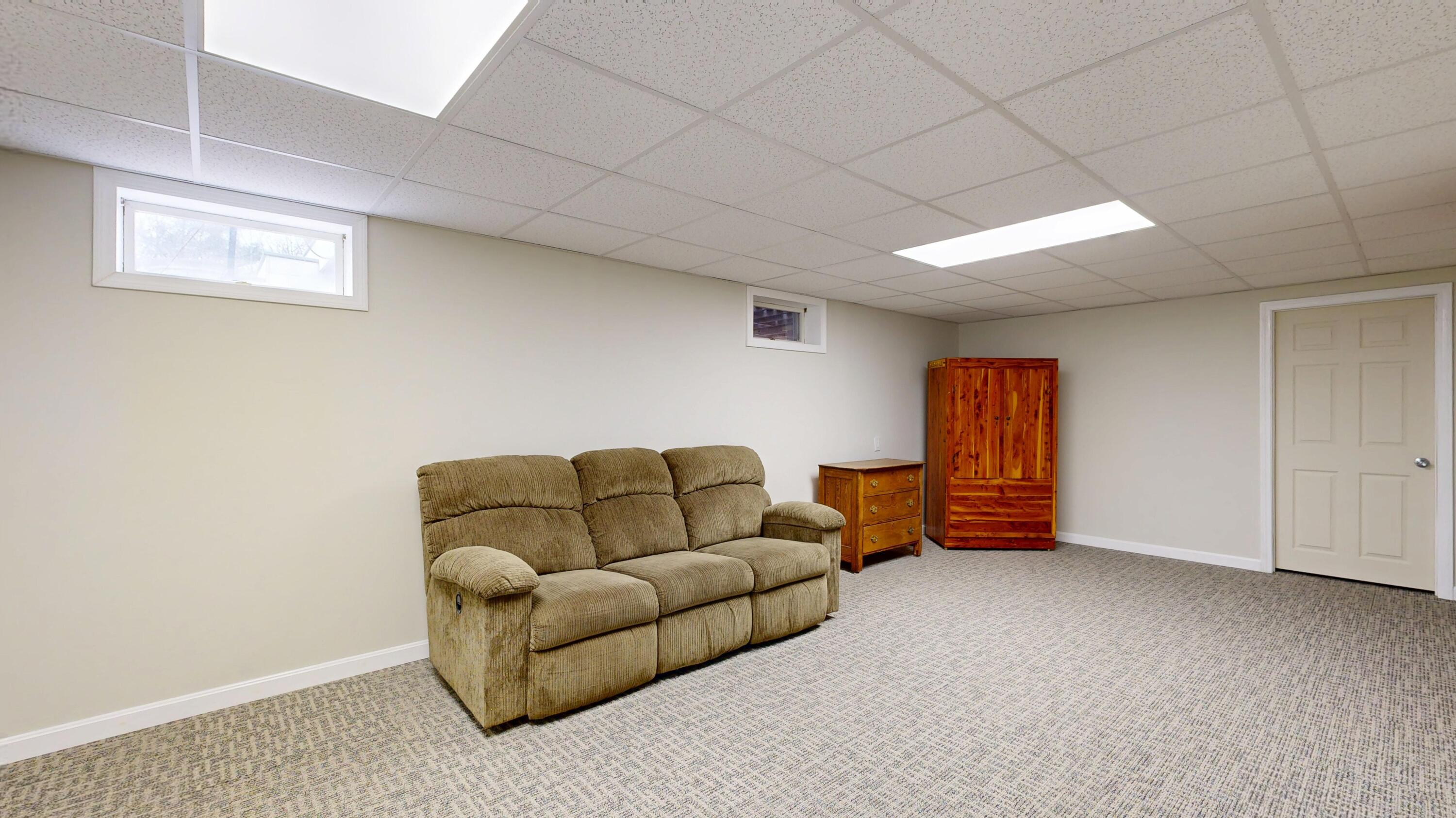 12 Hartford Street, Lewiston, ME, 04240