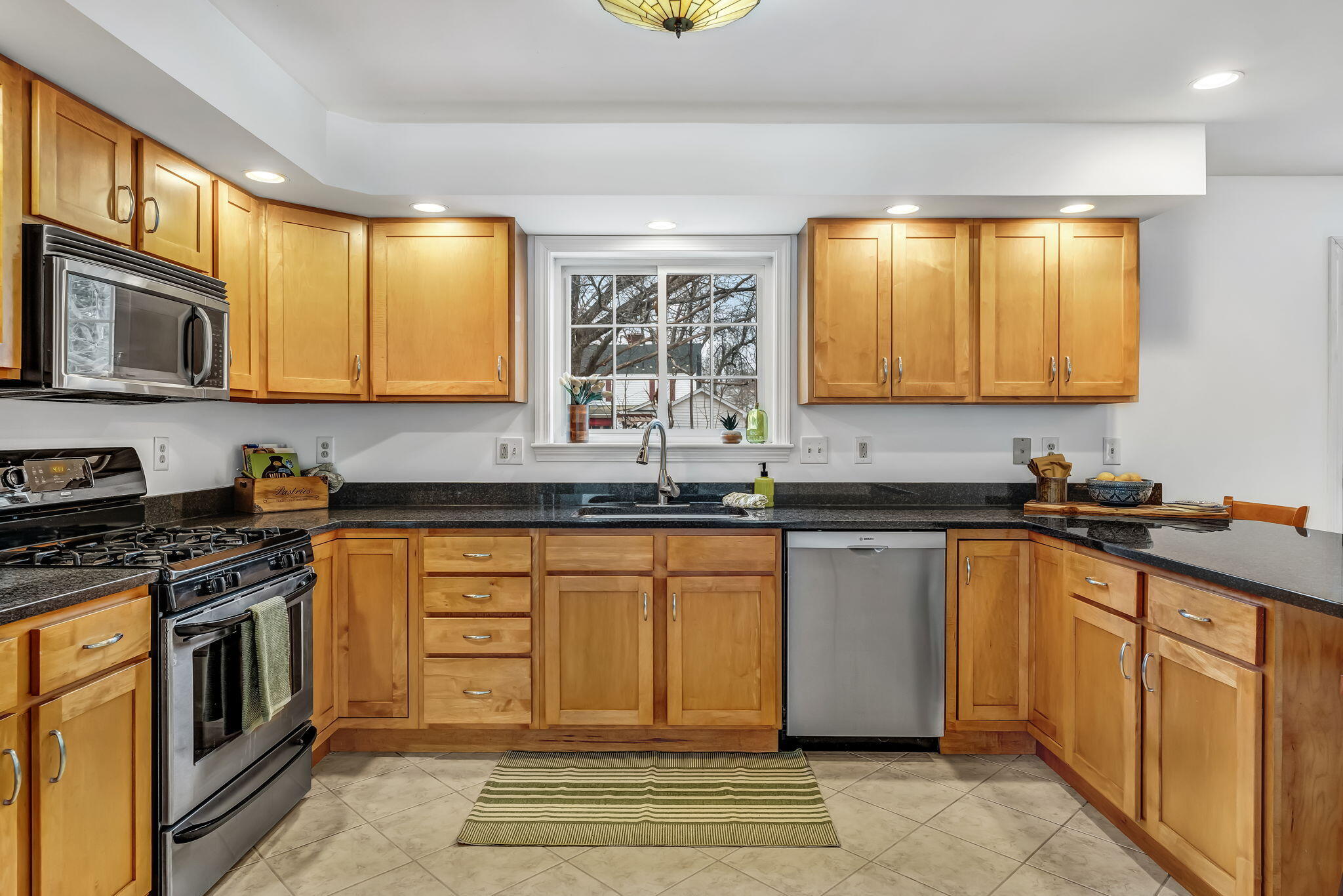 47 Fairways, Bangor, ME 04401 47 Fairways kitchen