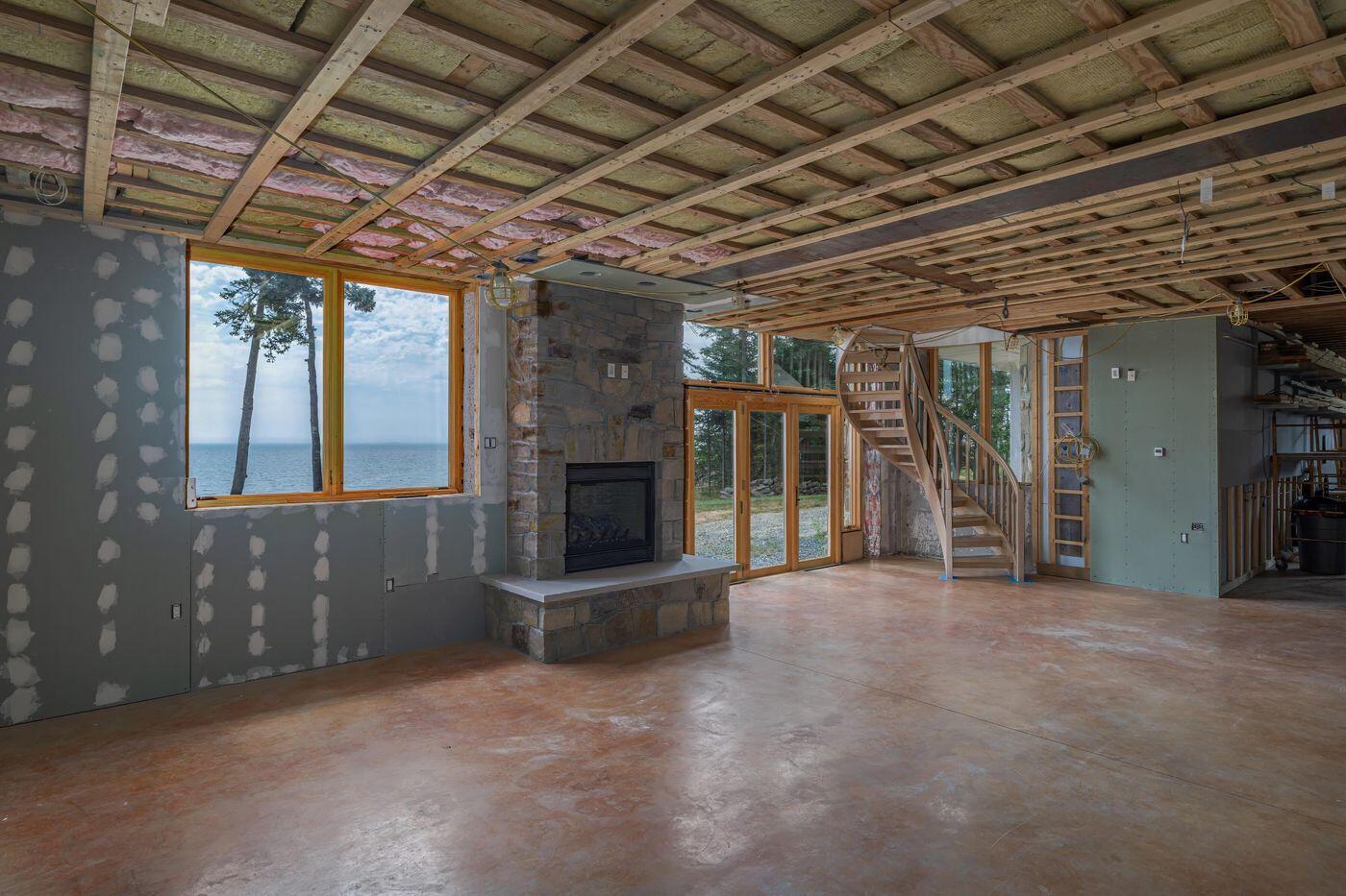 131 Lighthouse Point Road, Gouldsboro, ME, 04607