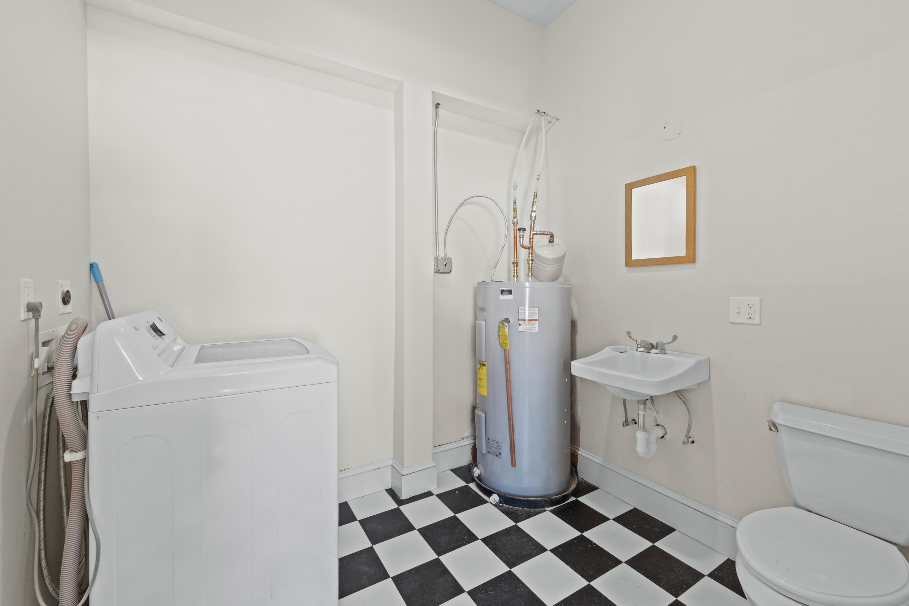 31-33 Booker Street UNIT 4, Thomaston, ME, 04861