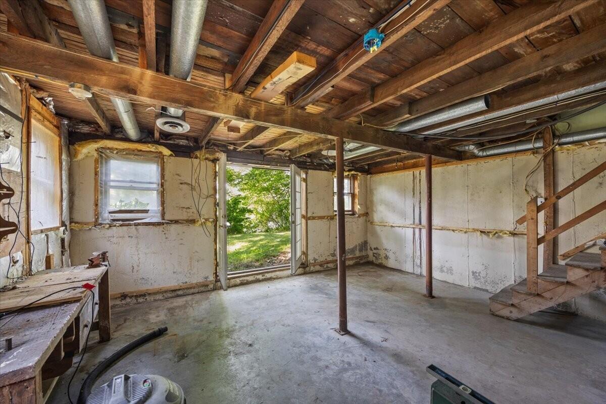 Basement walkout1 143 Cottage-20