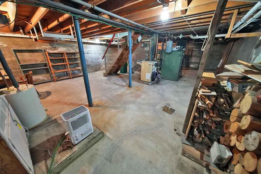 33 Pleasant Street, Houlton, ME, 04730