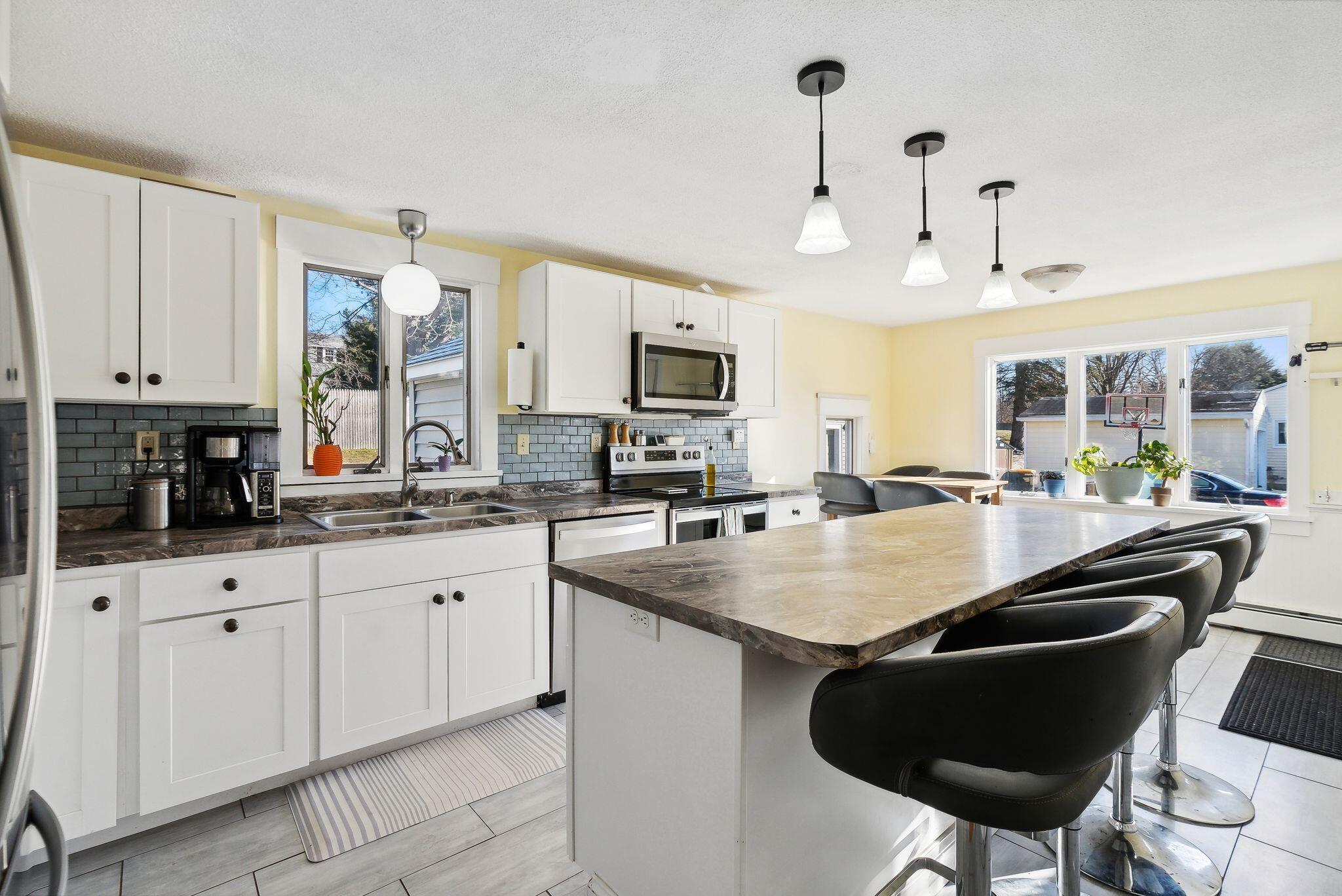 81 Maple Avenue