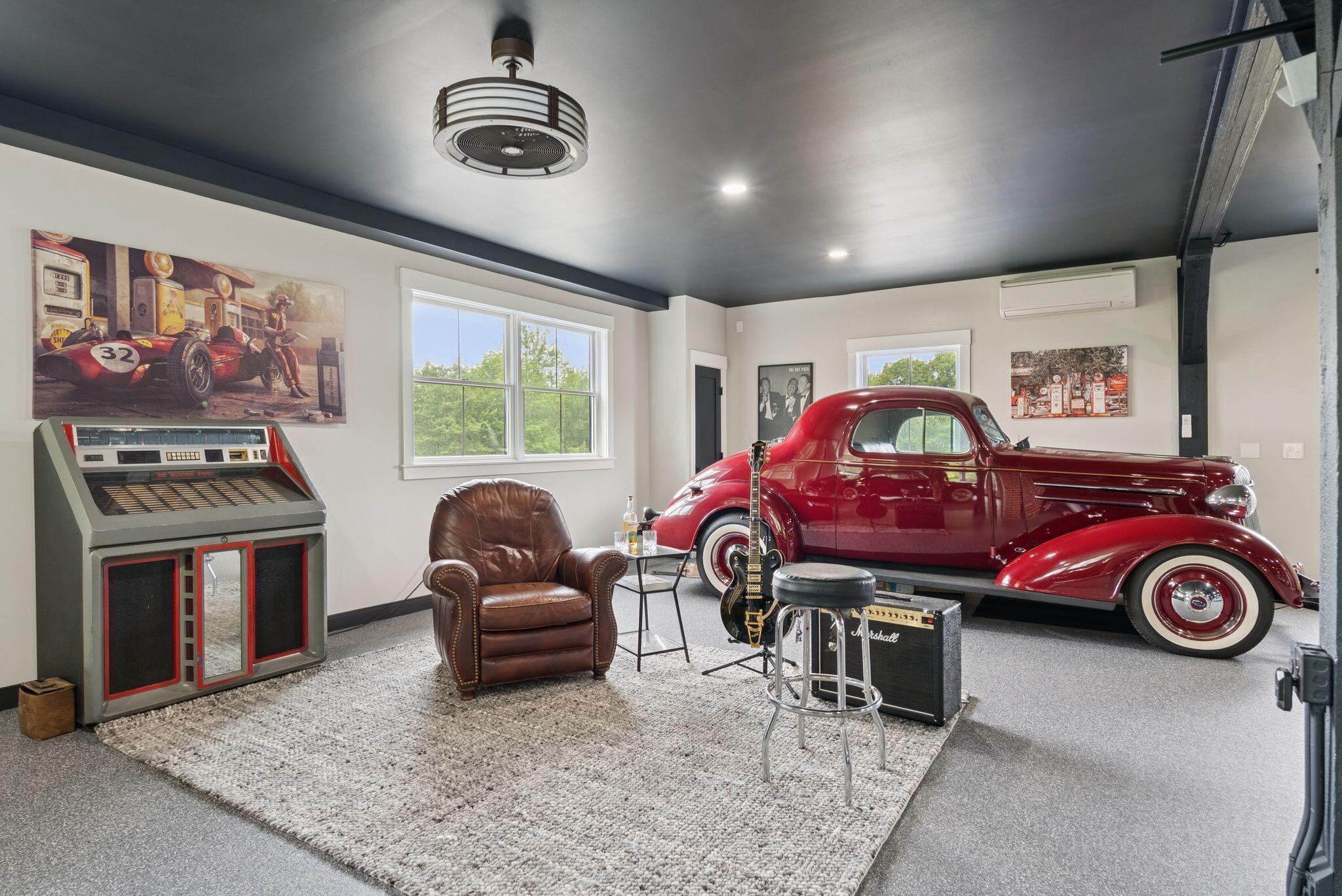 440 Blackstrap Road, Falmouth, ME, 04105