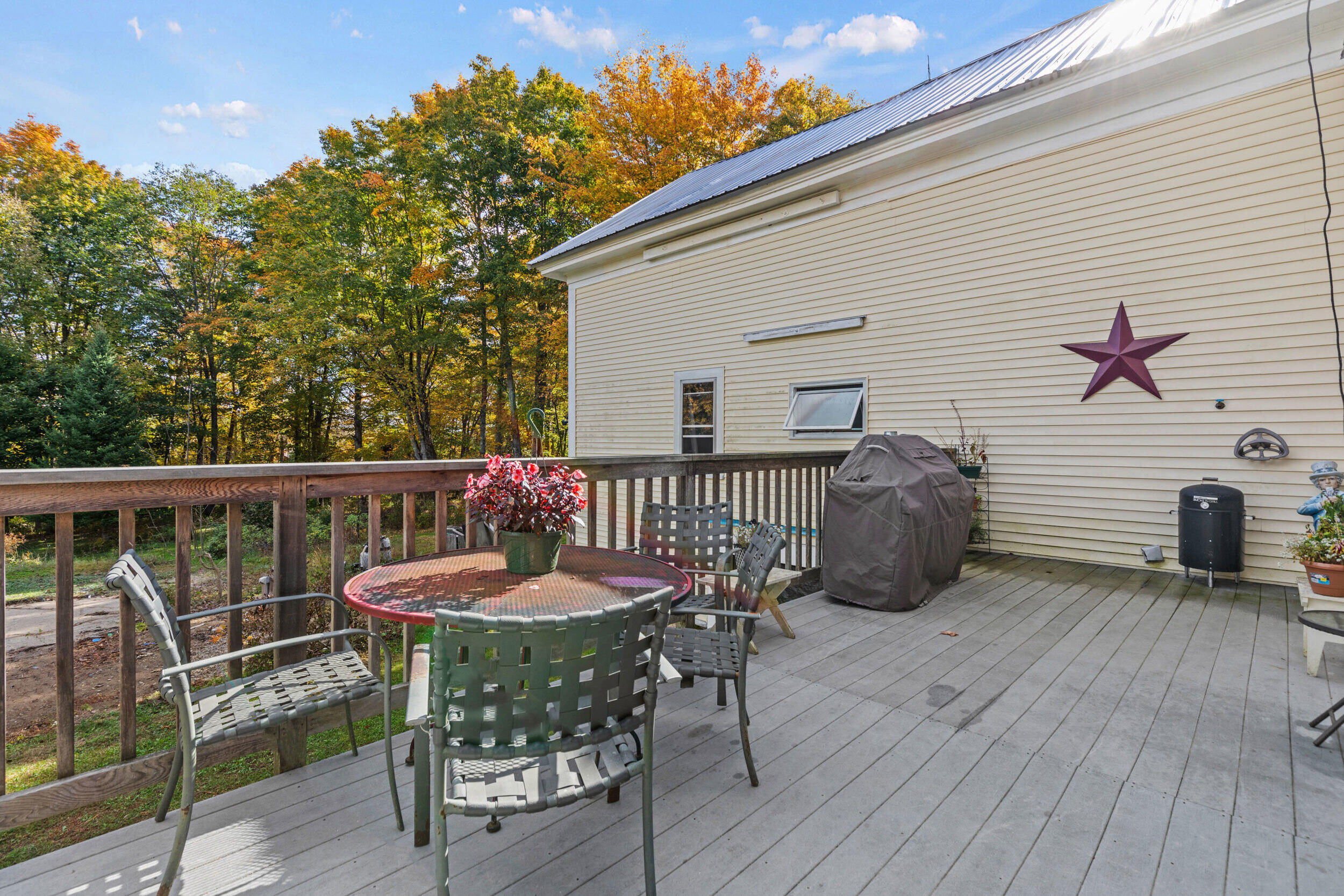 220 S High Street, Bridgton, ME, 04009