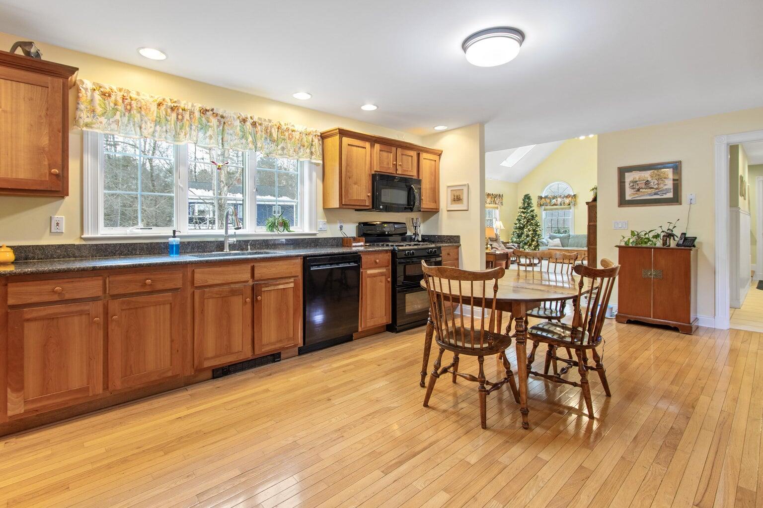 51 Old Field Road, Yarmouth, ME, 04096