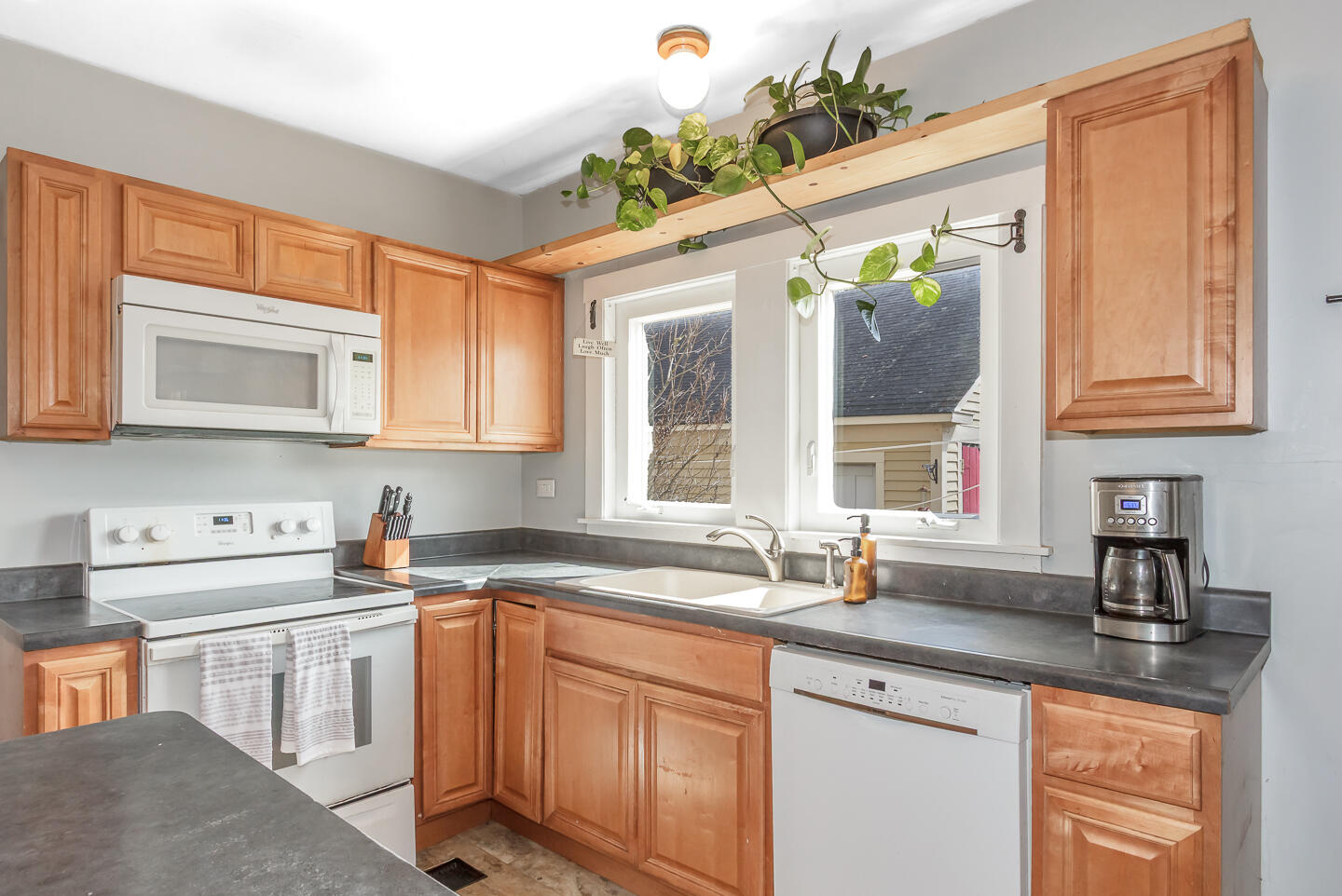 894 Main Street, Waterboro, ME, 04087