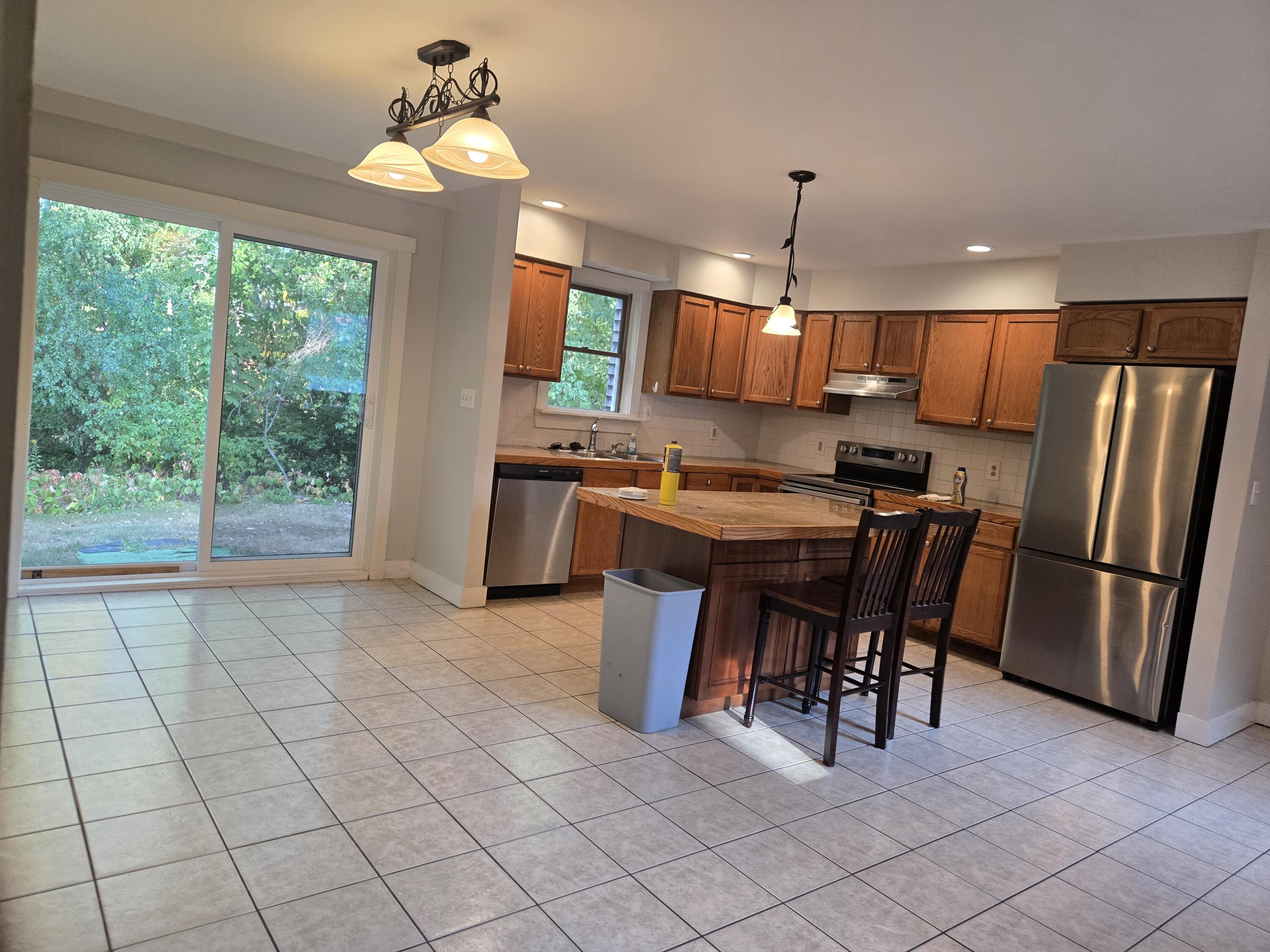 25 Falmouth Road, Falmouth, ME 04105 UNIT 2