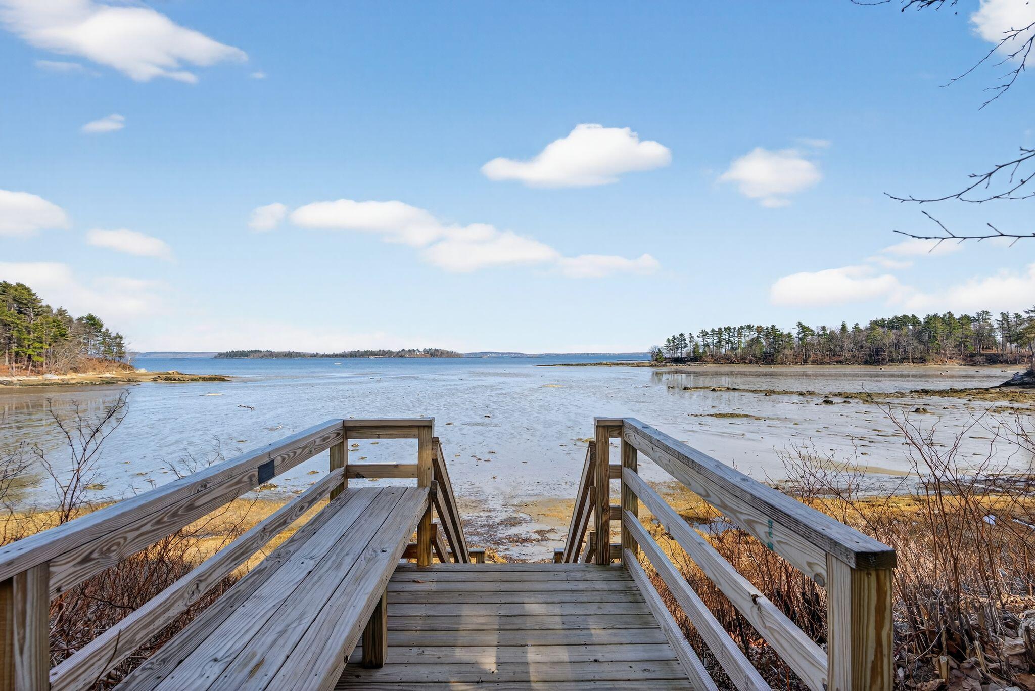 93 Foreside Road, Falmouth, ME, 04105