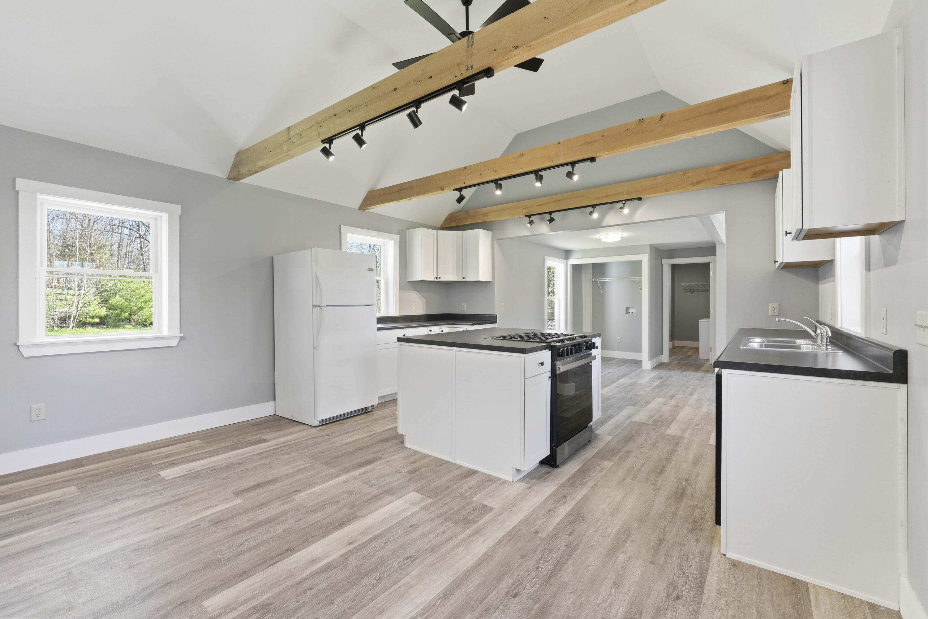 222 River Road, Richmond, ME, 04357