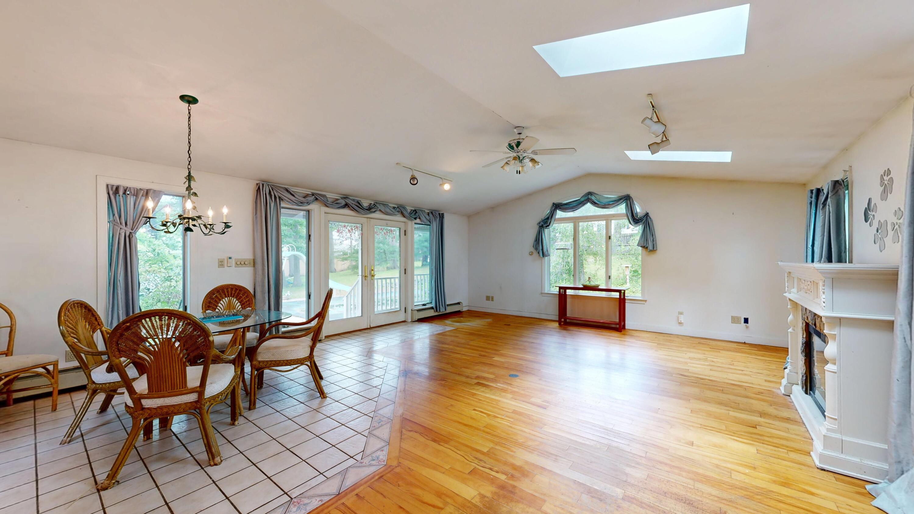 172 Sandy Hill Road, South Portland, ME 04106 Dining Area