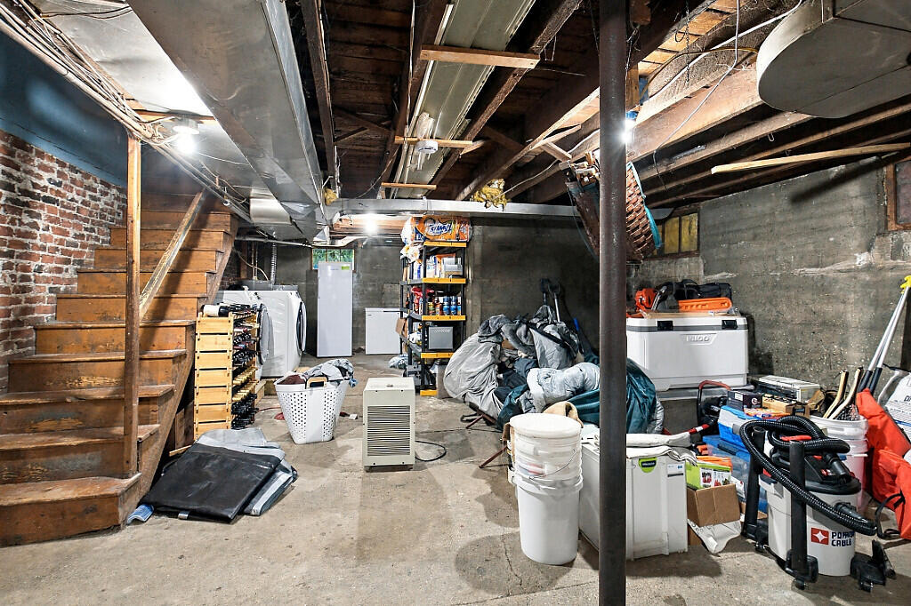 12 & 14 Boothby Street, Waterville, ME 04901 101_BP5A5620_DxO_mls