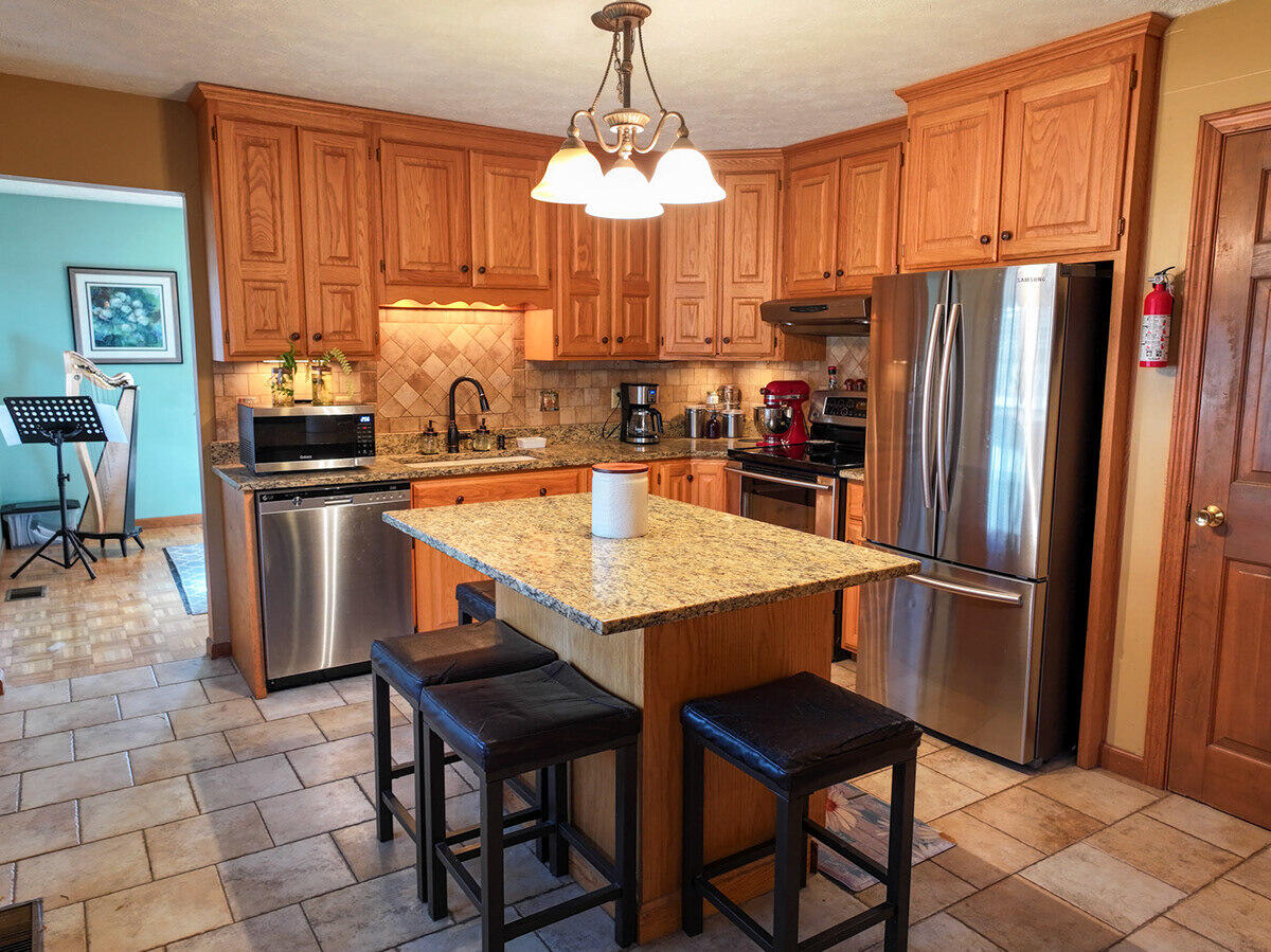 11 Kensington Terrace, Lewiston, ME, 04240