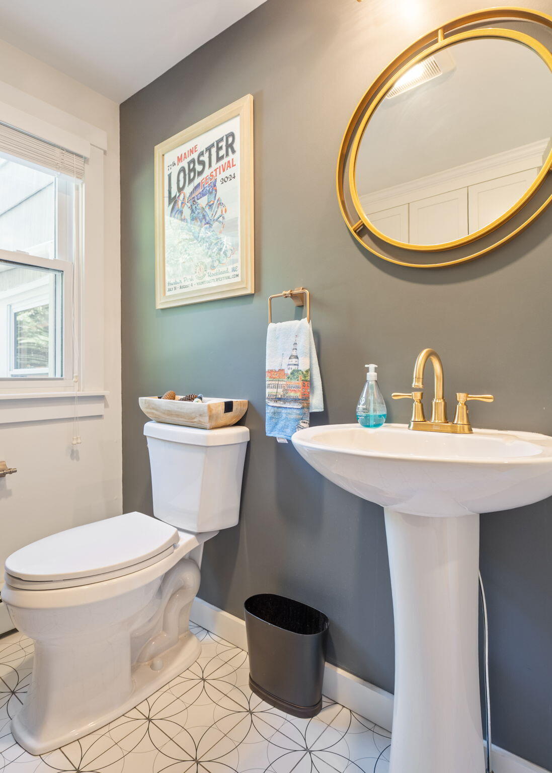 303 Middle Road, Falmouth, ME 04105 1st Floor 1/2 Bath