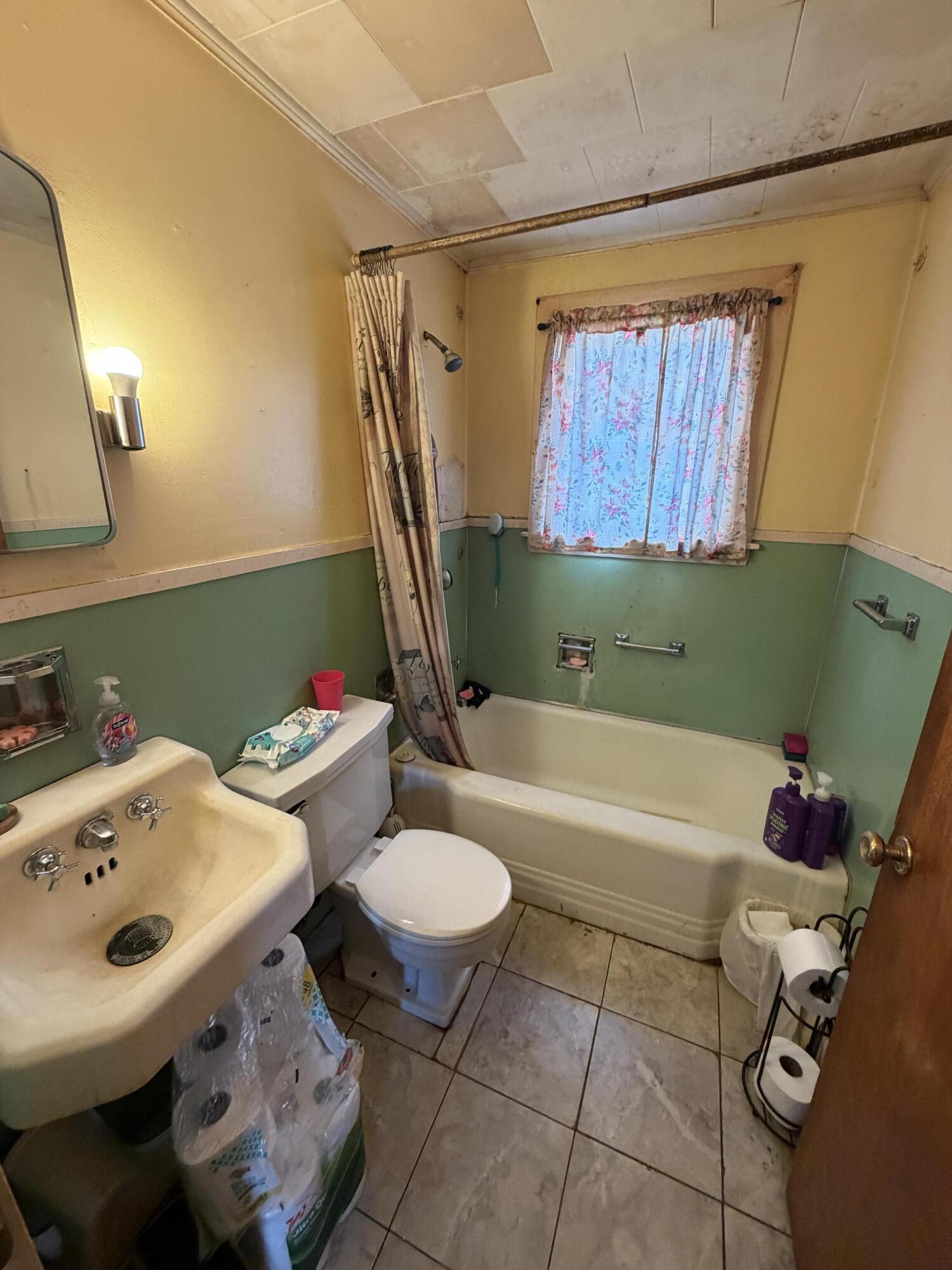 14 Day Road, Brewer, ME, 04412