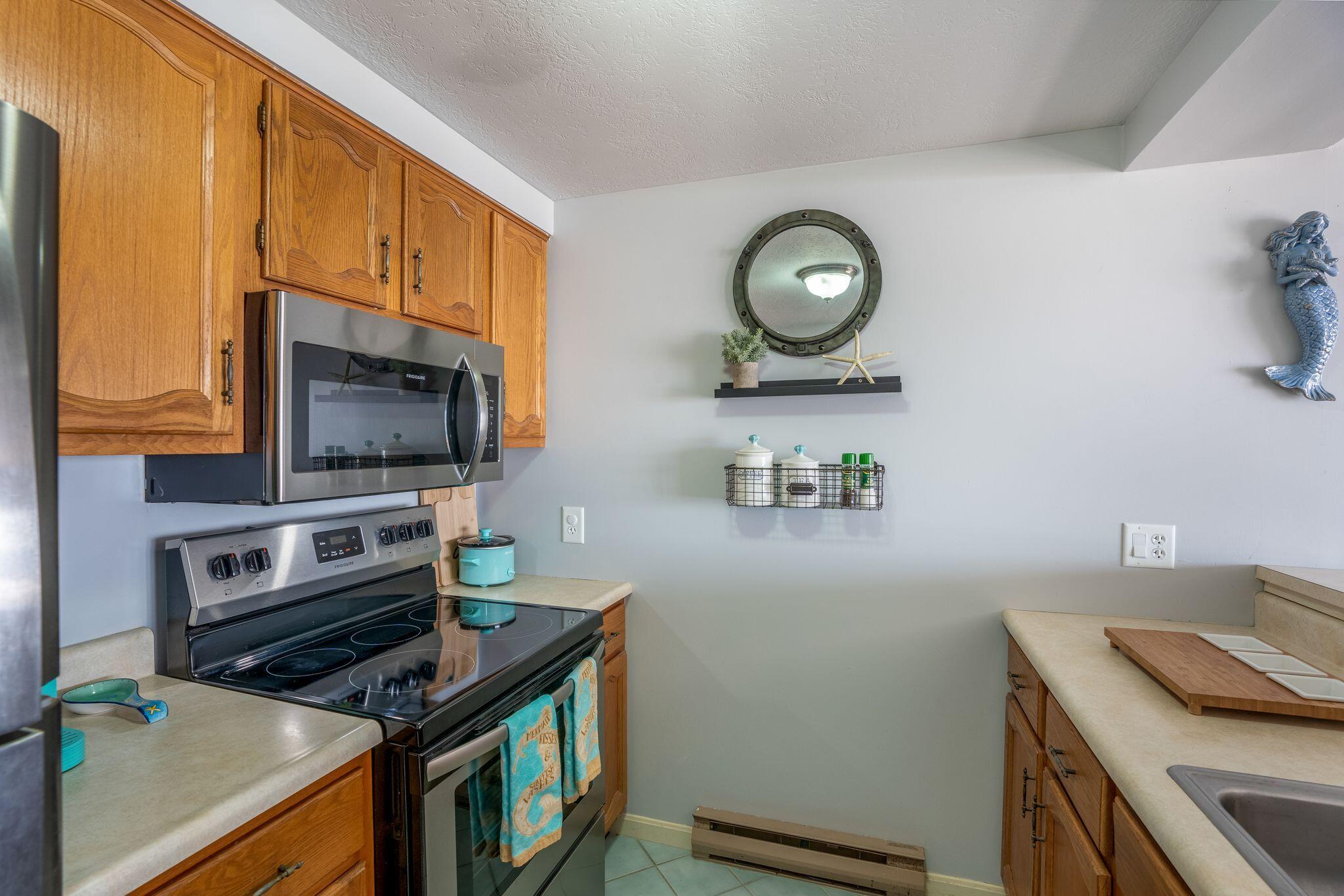 105 E Grand Avenue 7
