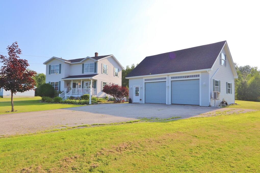 Photo of 2025 Glenwood Avenue Hermon ME 04401