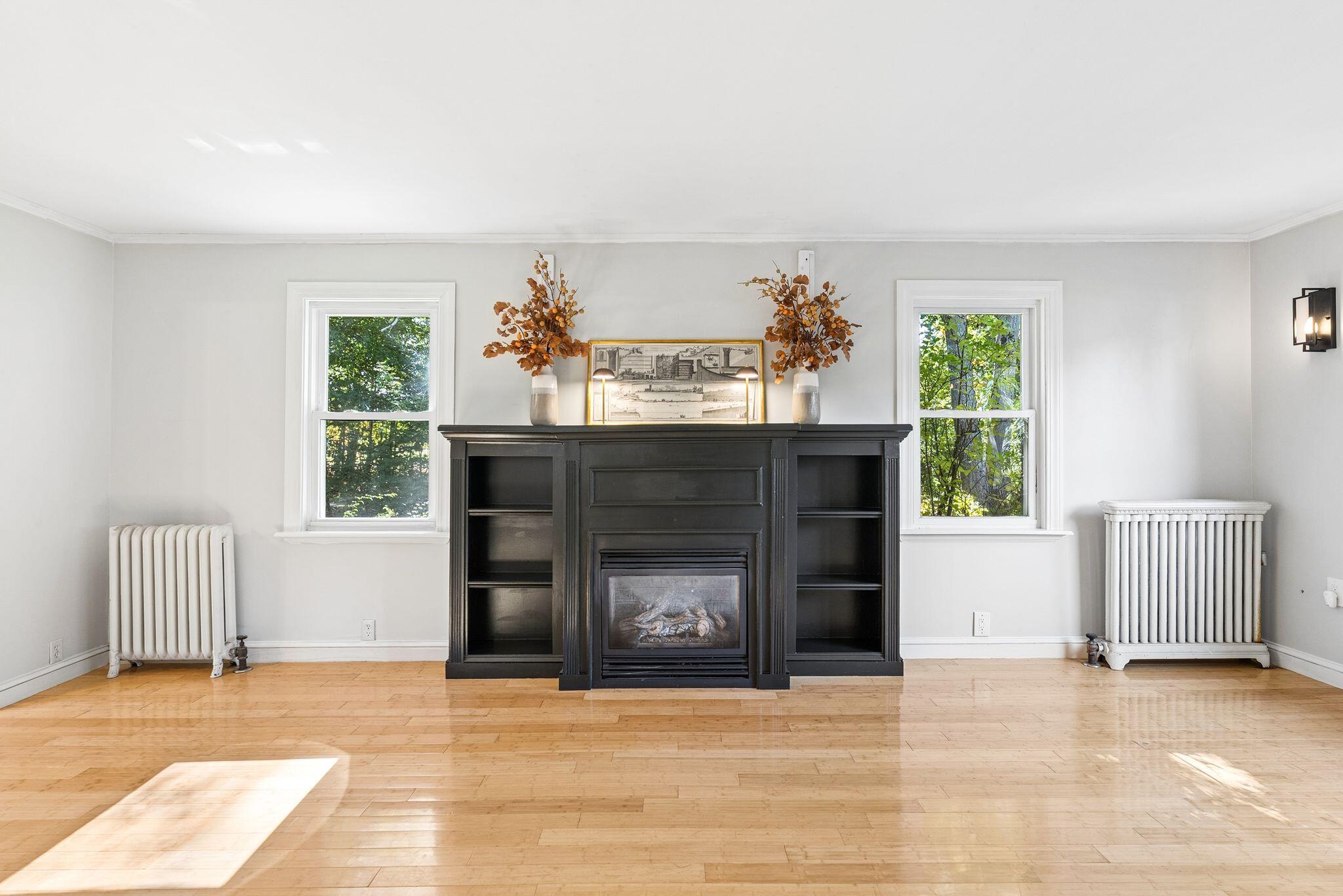 48 W Kidder Street, Portland, ME 04103 Living room