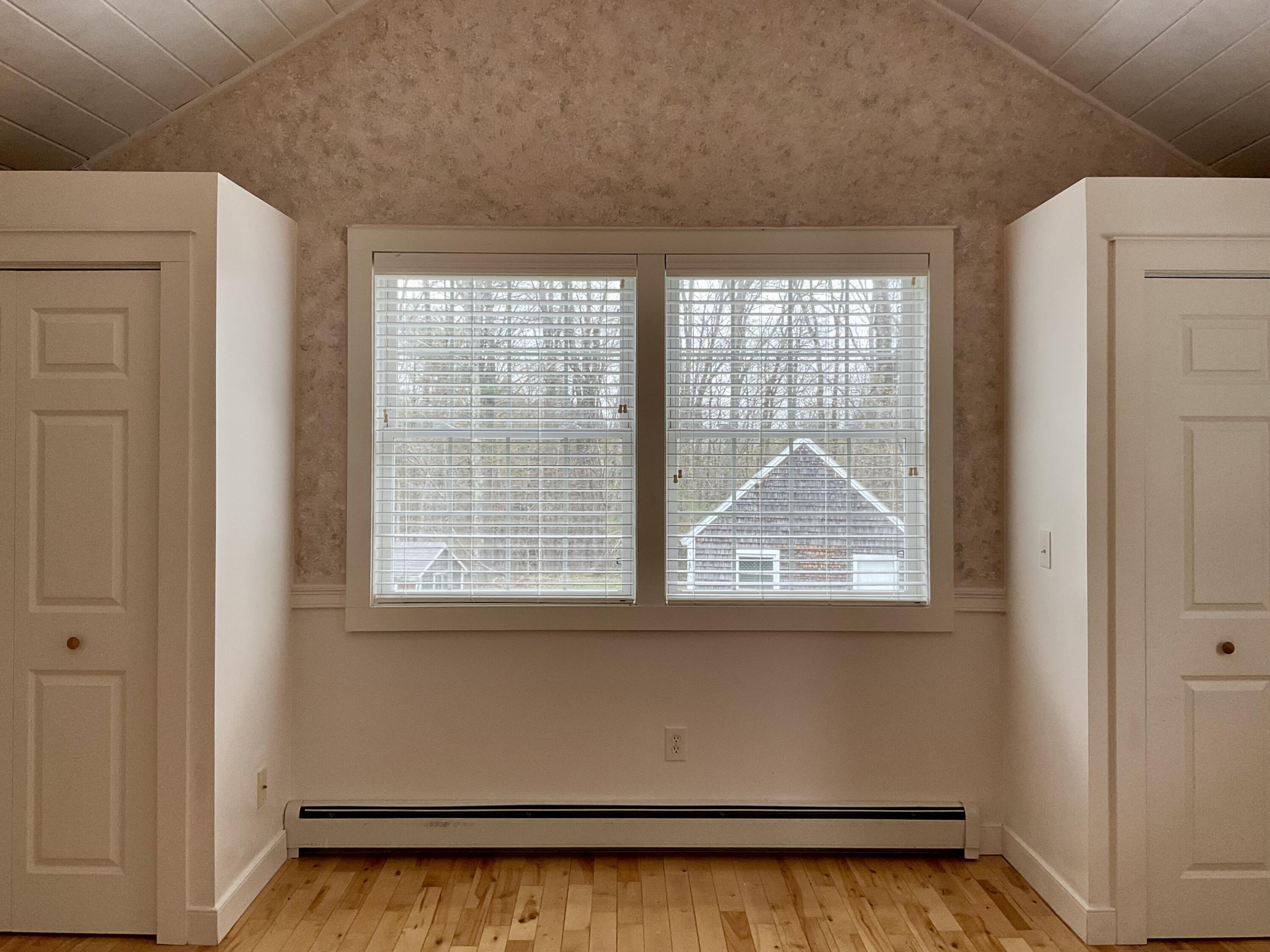 VAULTED CEILINGS, DOUBLE CLOSETS