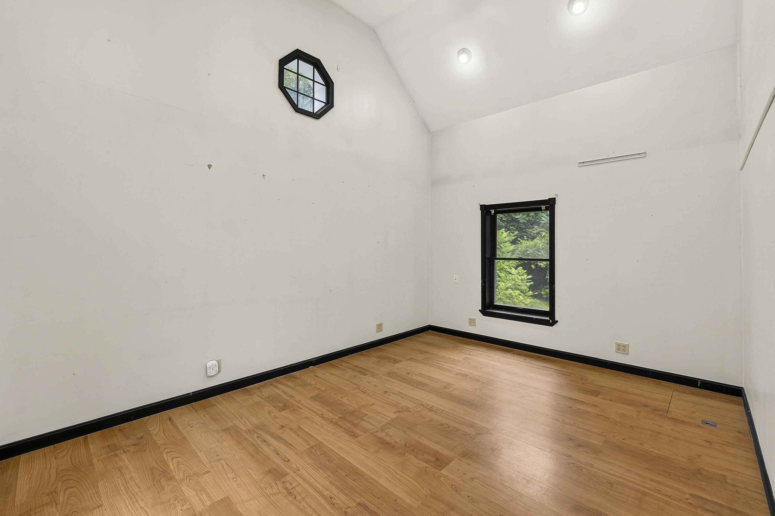 3 Leighton Rd_116