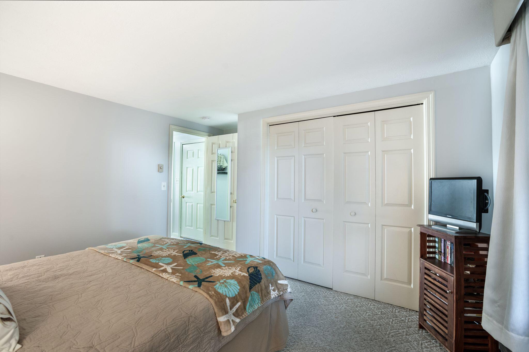 105 E Grand Avenue 7