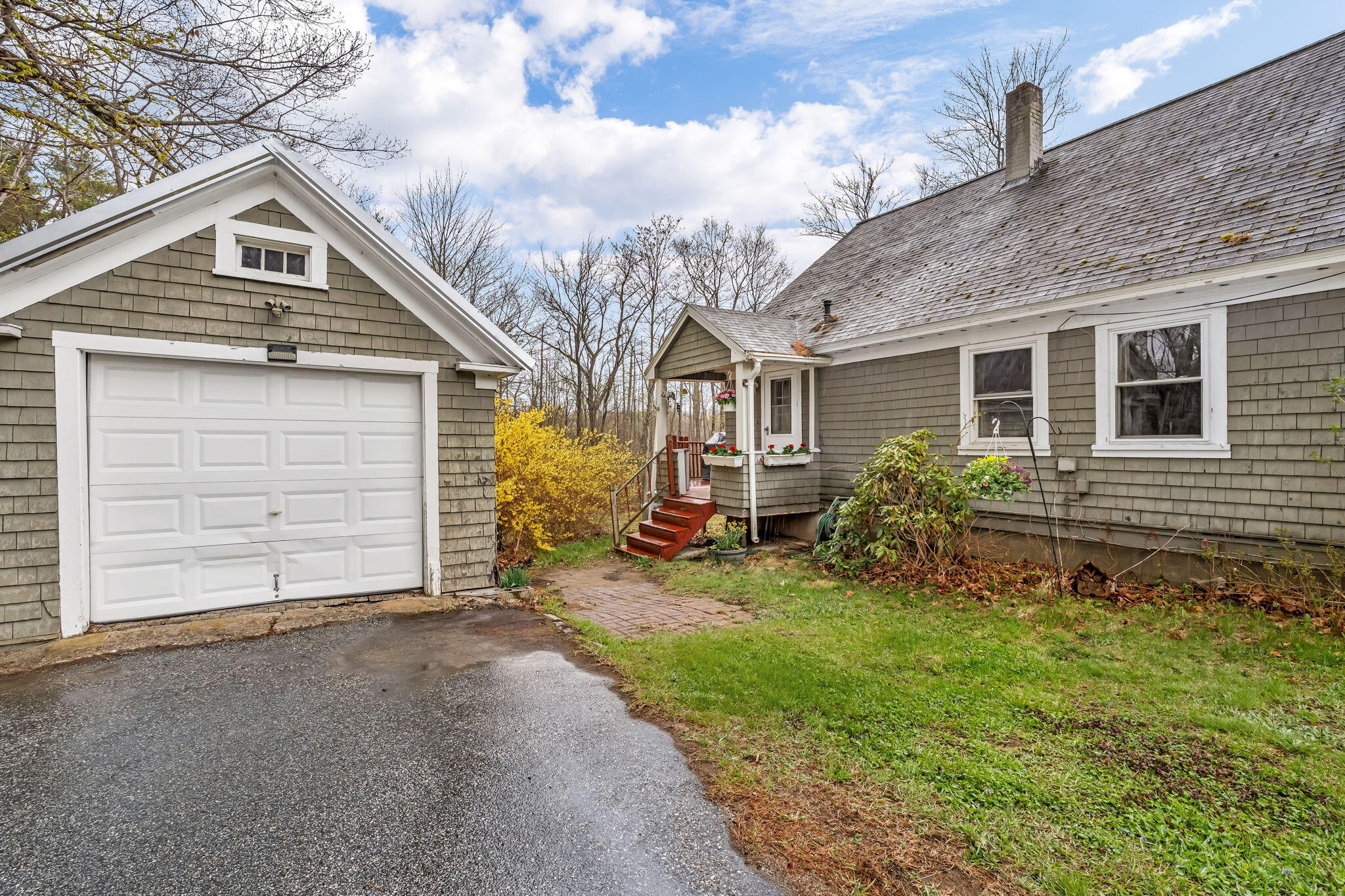 400 Hotel Road, Auburn, ME, 04210