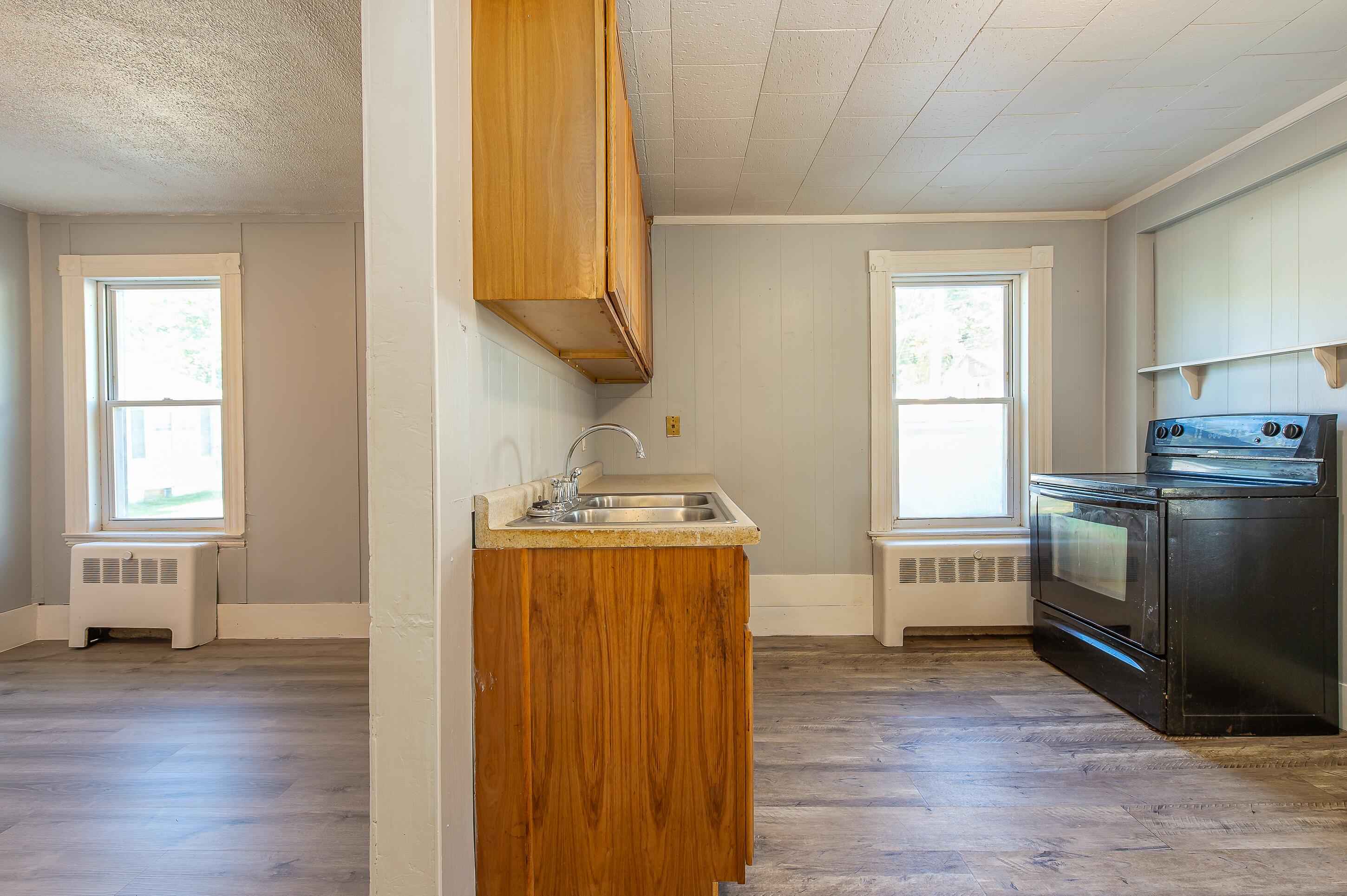 39 Carlton Avenue, Mexico, ME, 04257